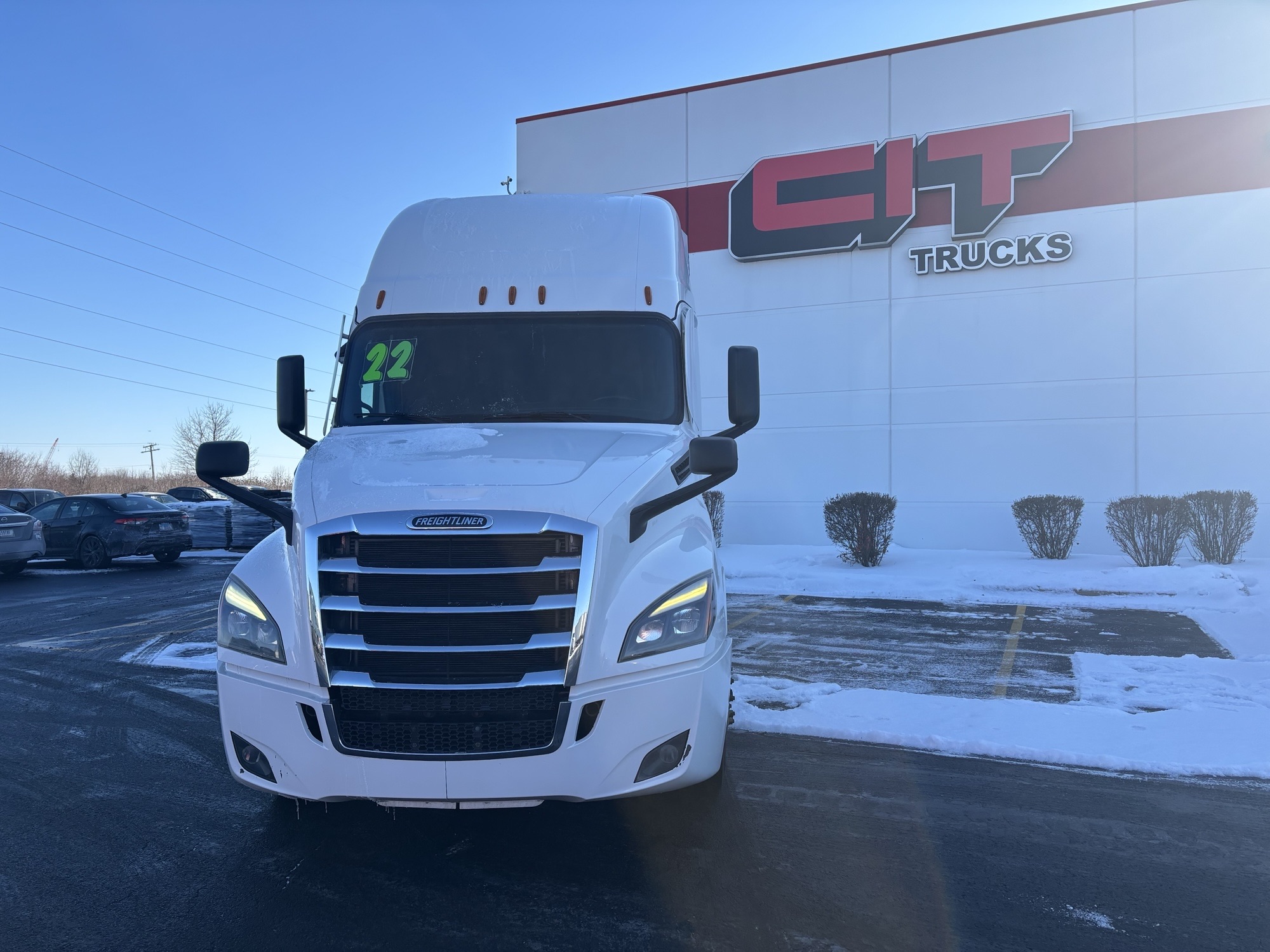 2022 FREIGHTLINER CASCADIA - image 2 of 6