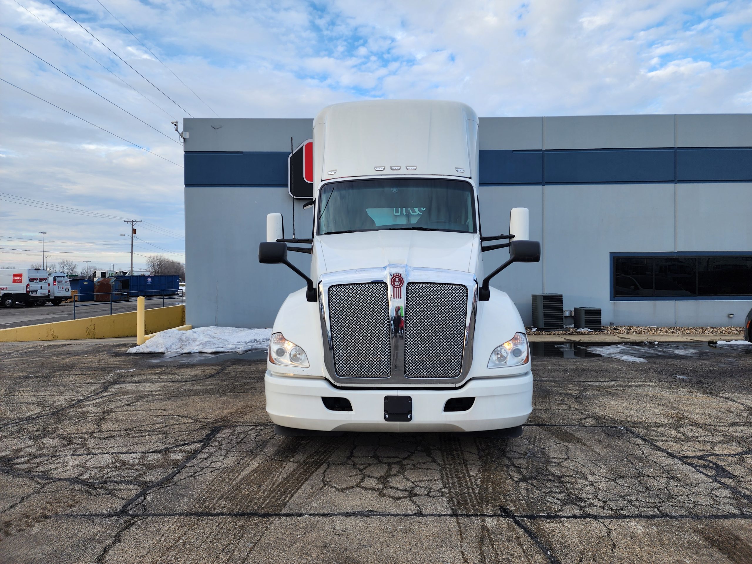 2021 KENWORTH T680 - image 2 of 6