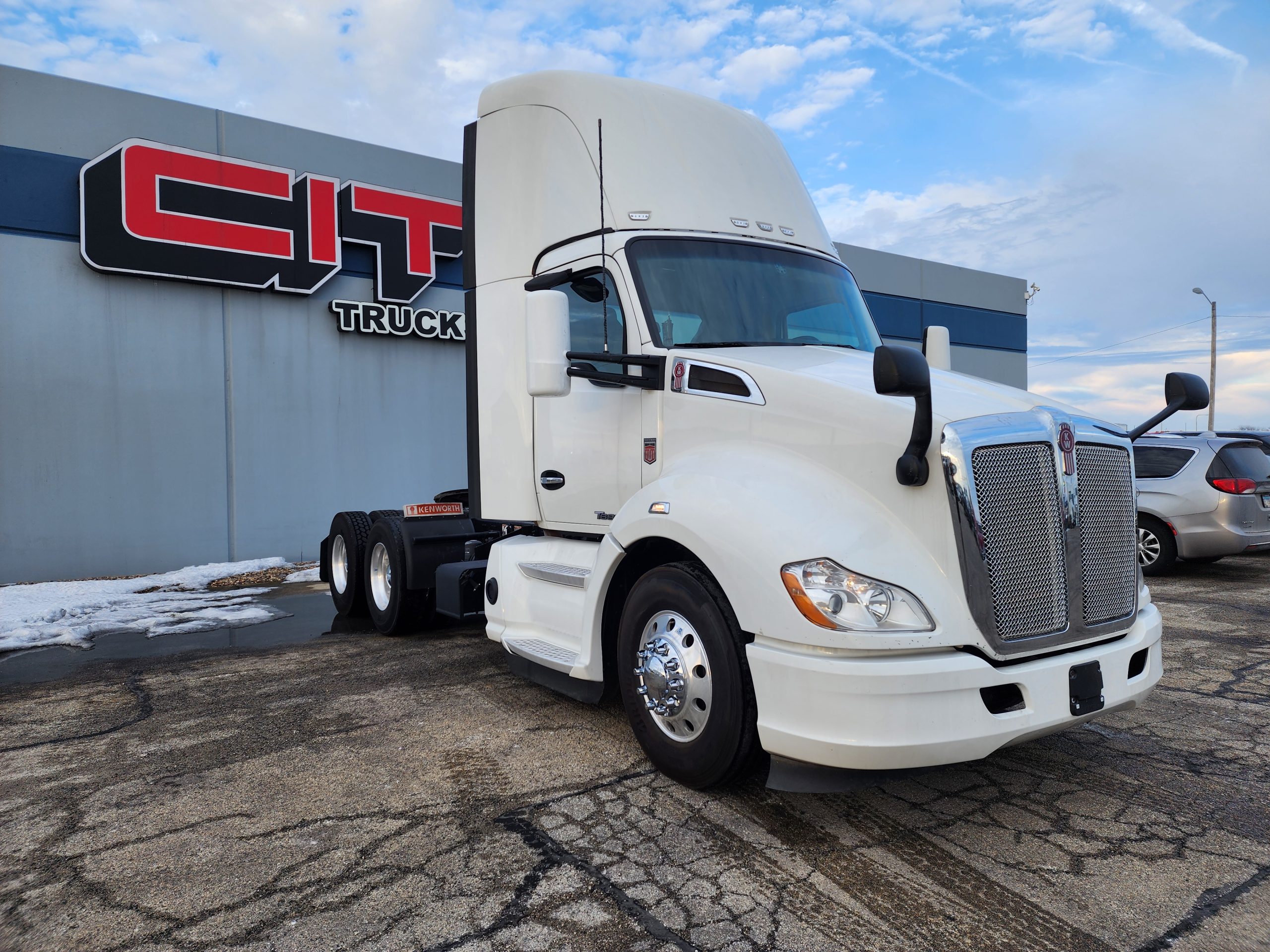 2021 KENWORTH T680 - image 3 of 6