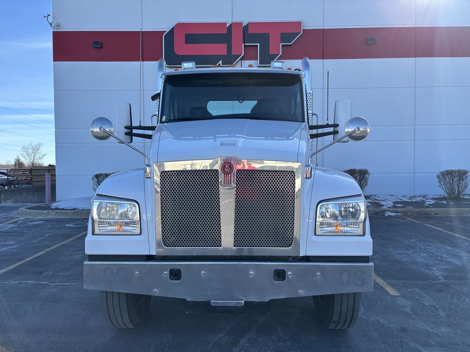 2020 KENWORTH T880 - image 2 of 6