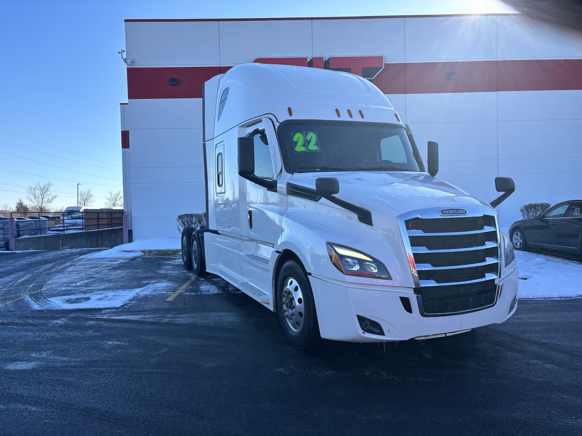 2022 FREIGHTLINER CASCADIA - image 3 of 6