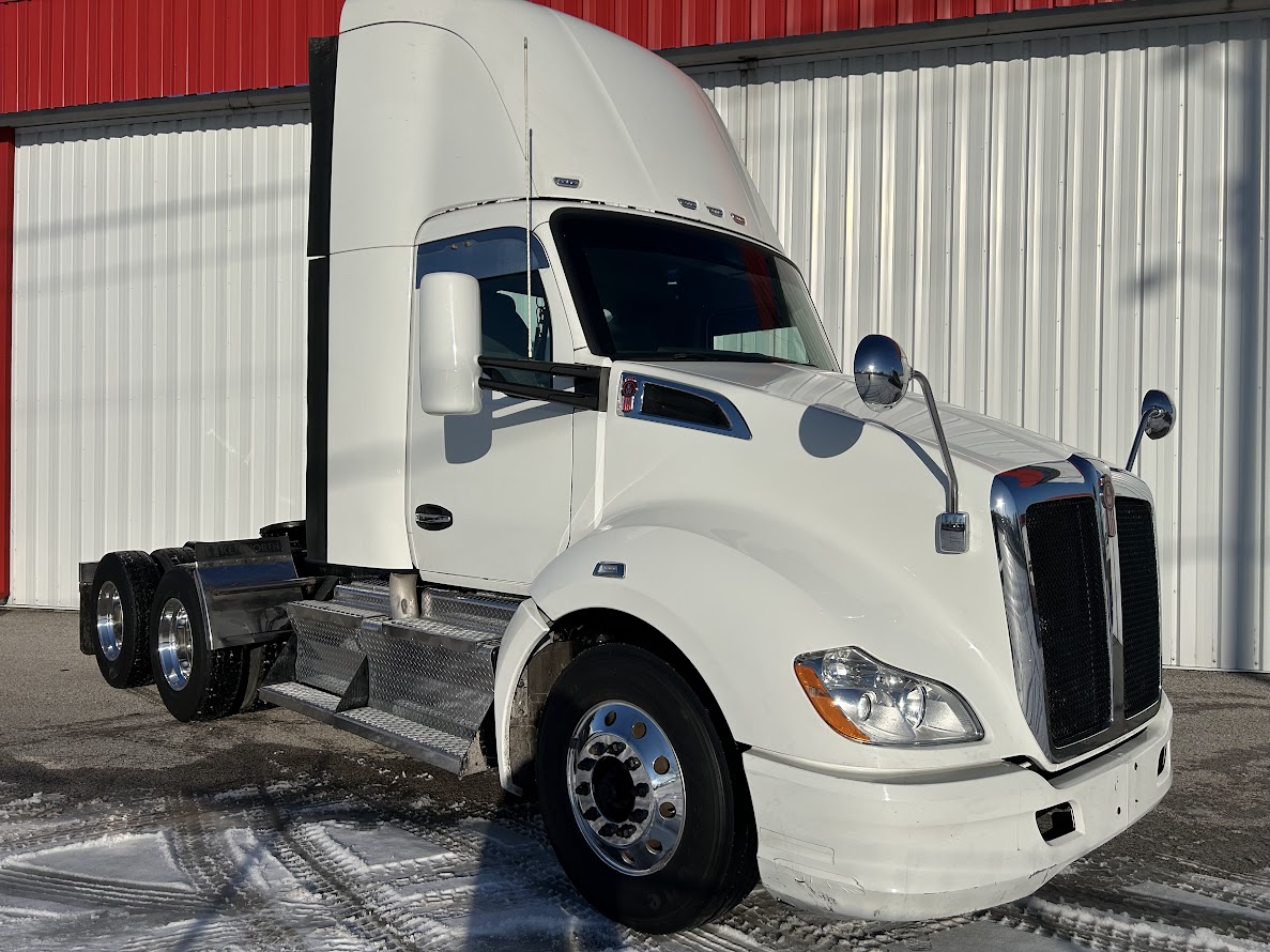 2016 KENWORTH T680 - image 2 of 6