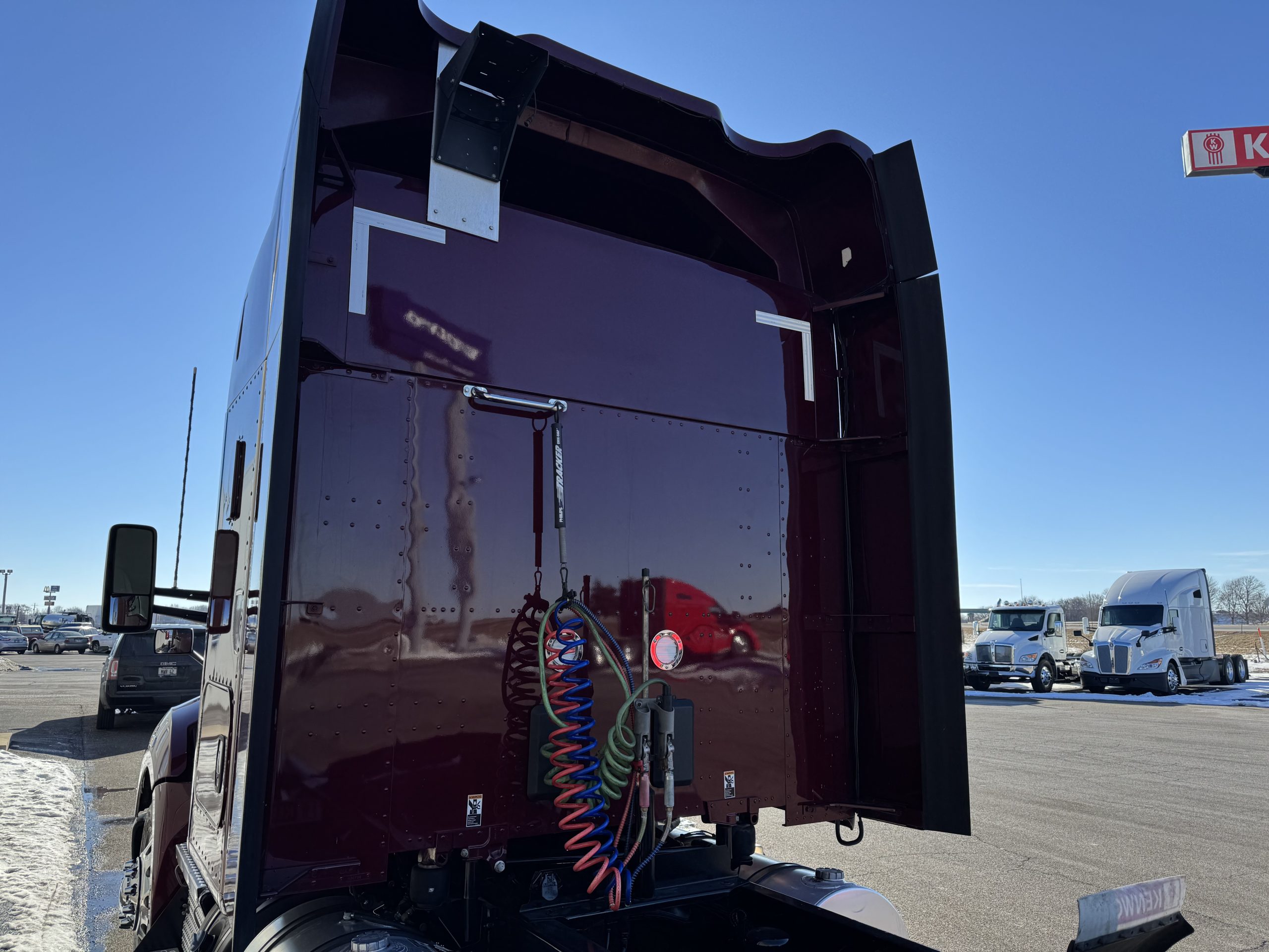 2021 KENWORTH T680 - image 3 of 6