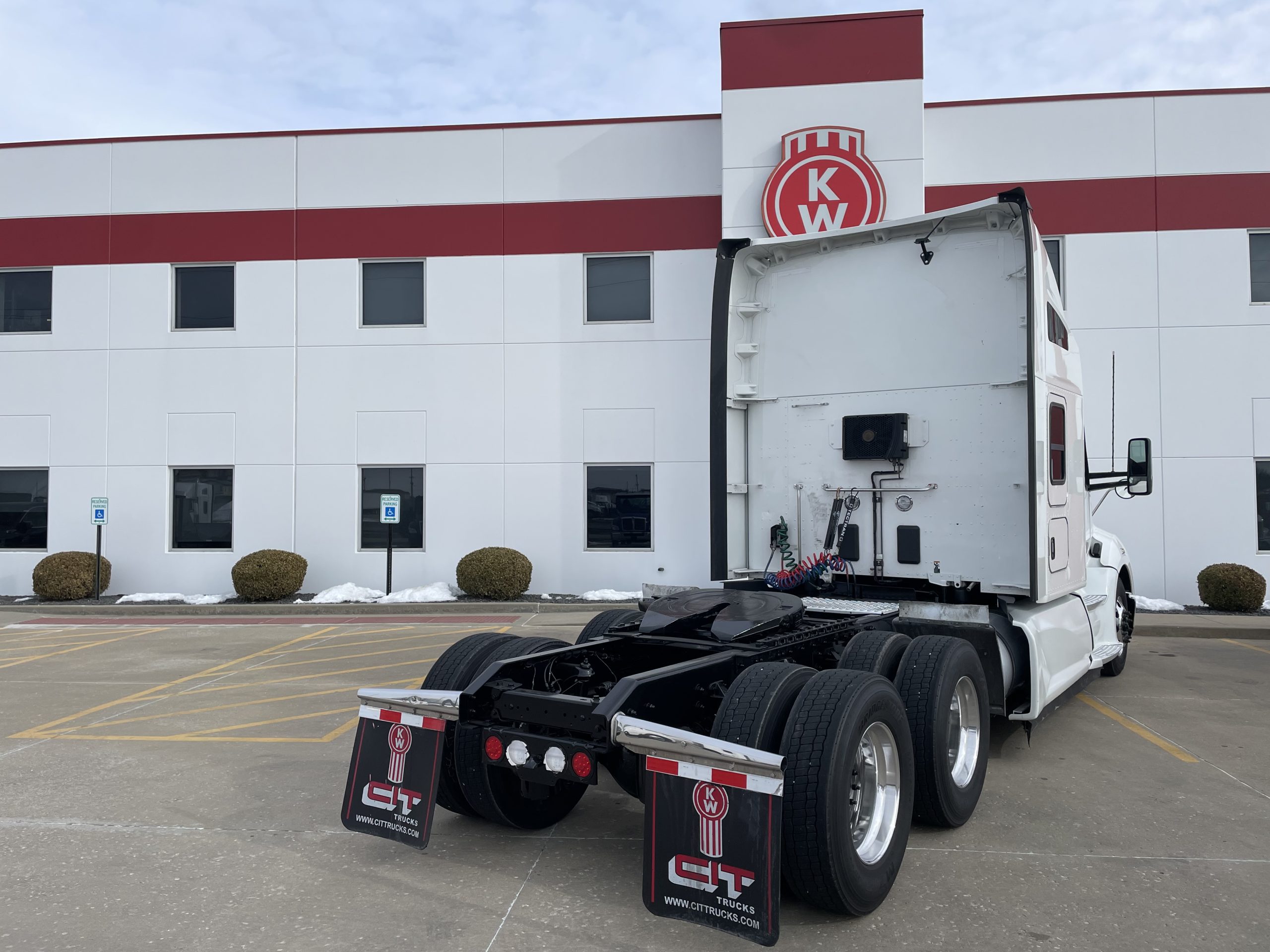 2022 KENWORTH T680 - image 5 of 6