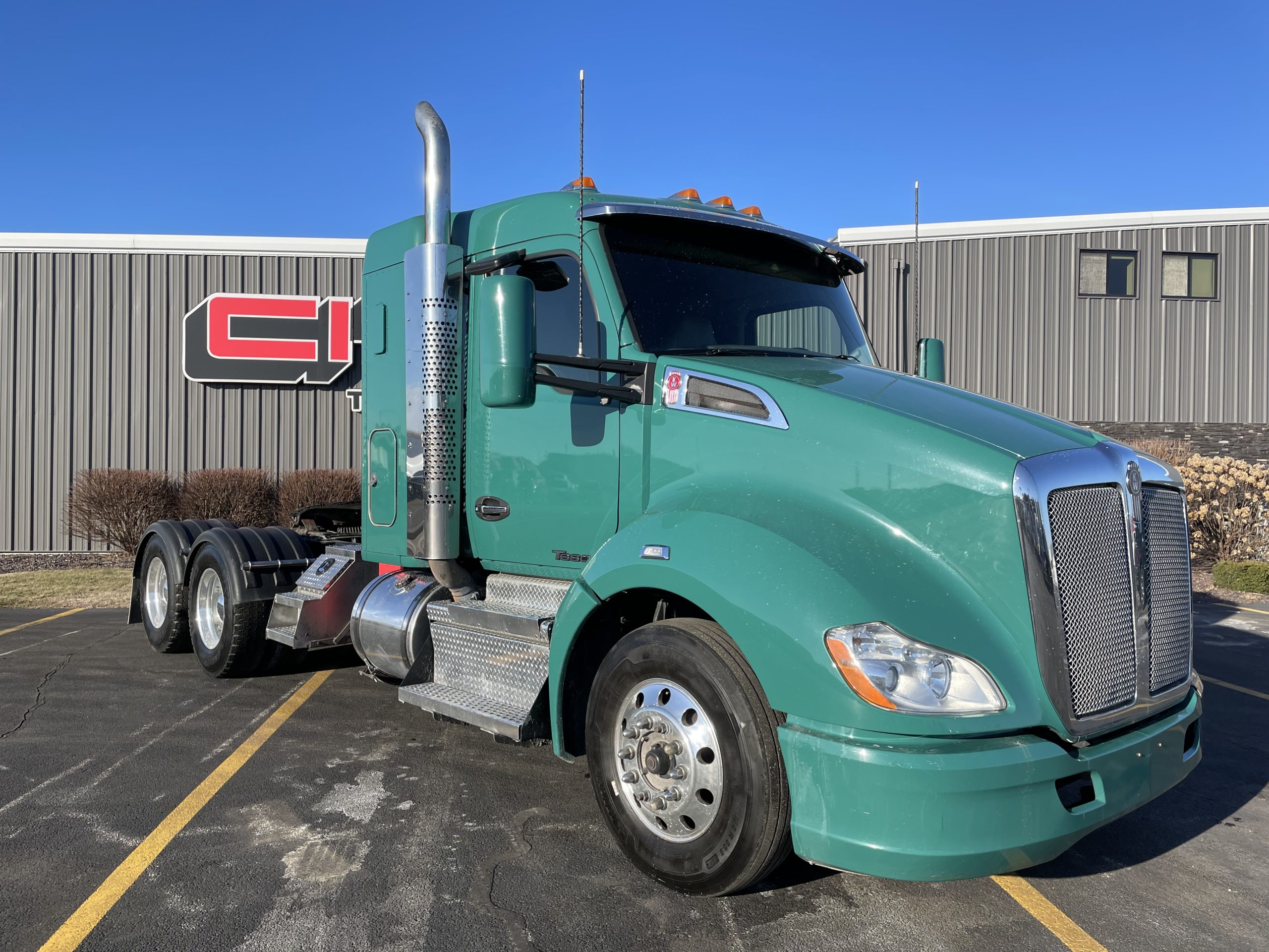 2018 KENWORTH T680 - image 3 of 6