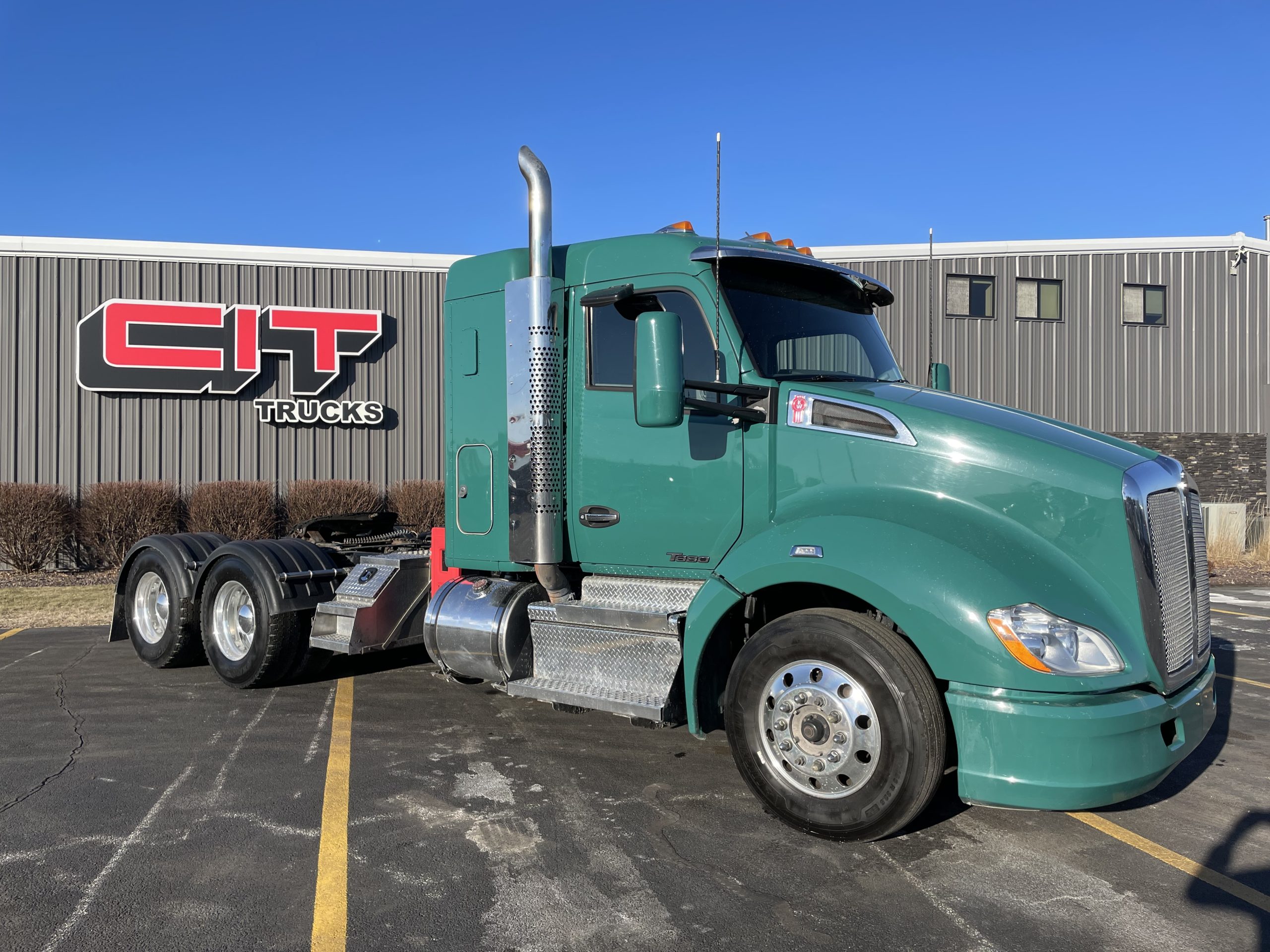 2018 KENWORTH T680 - image 4 of 6