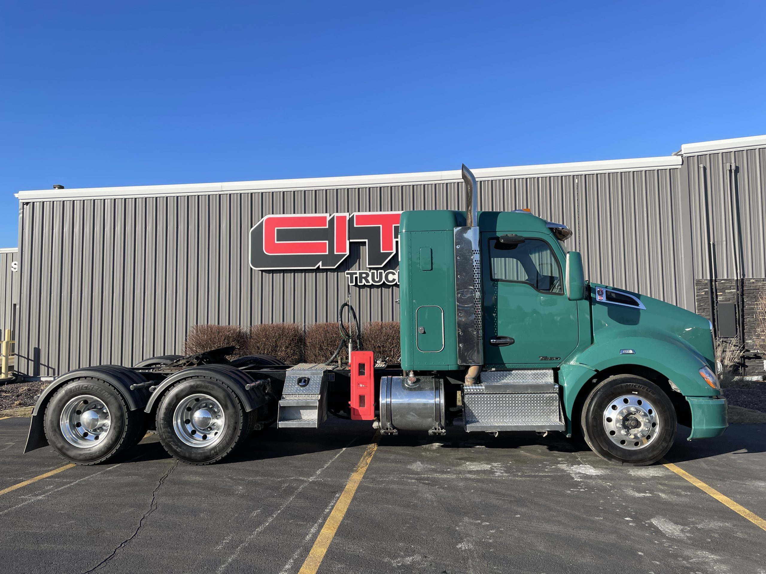 2018 KENWORTH T680 - image 5 of 6