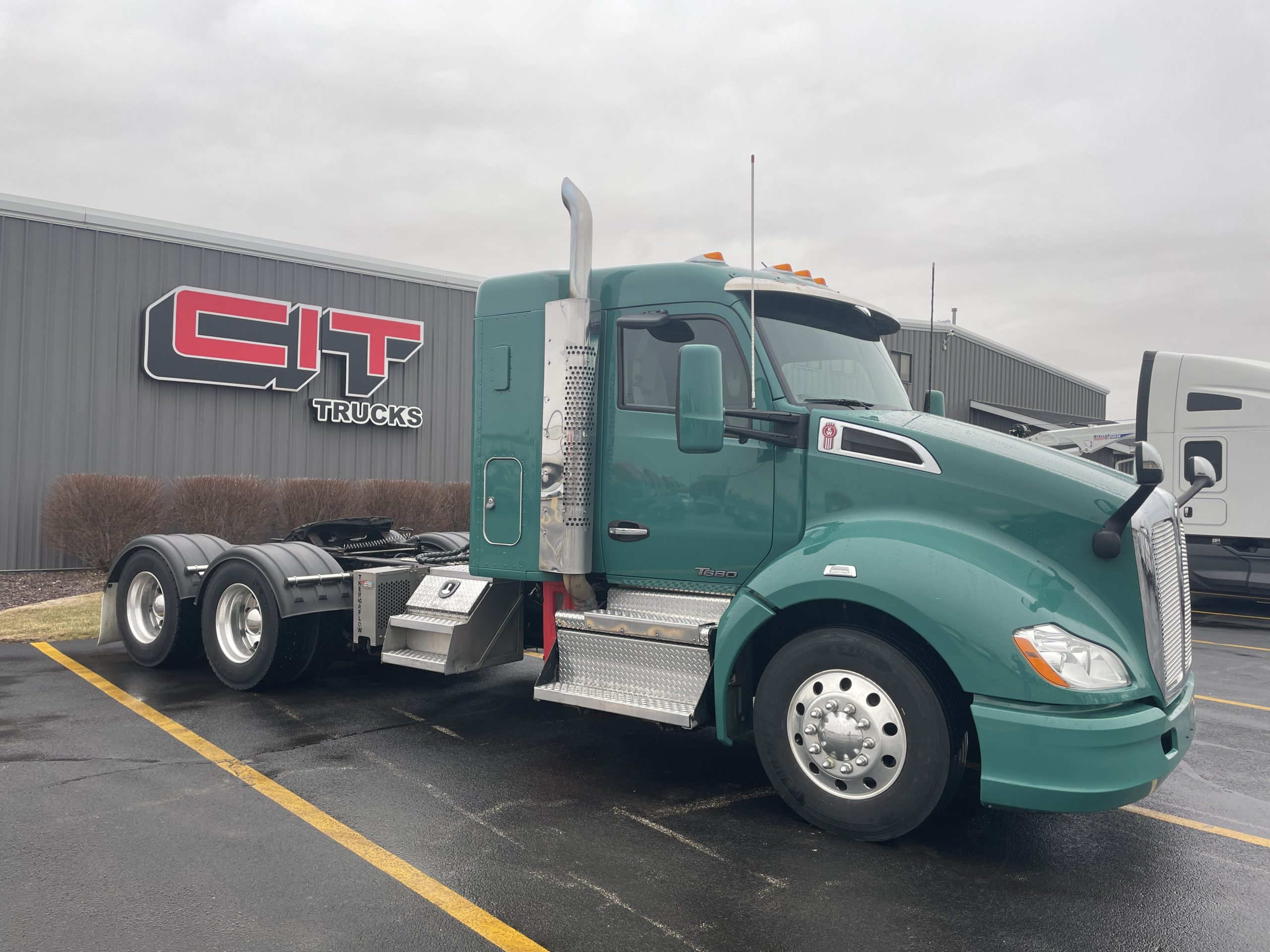 2018 KENWORTH T680 - image 5 of 6