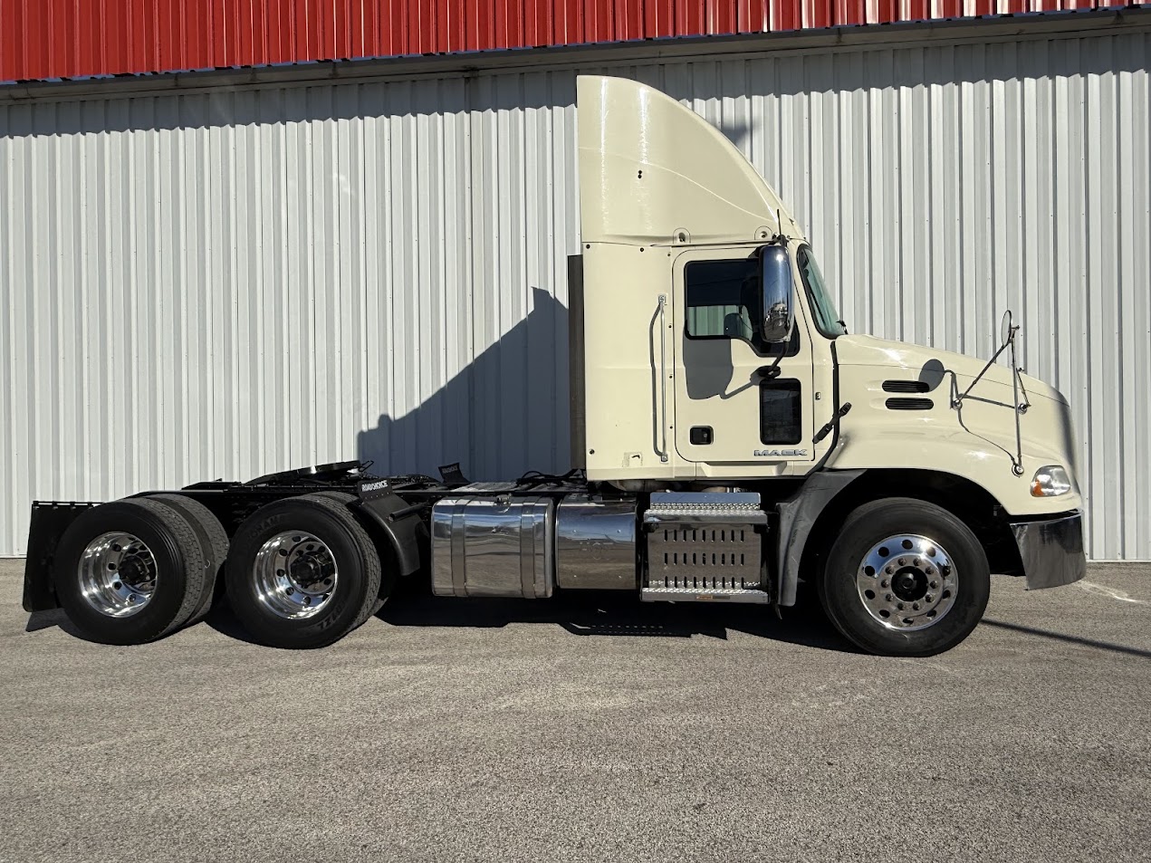 2016 MACK CXU613 - image 4 of 6