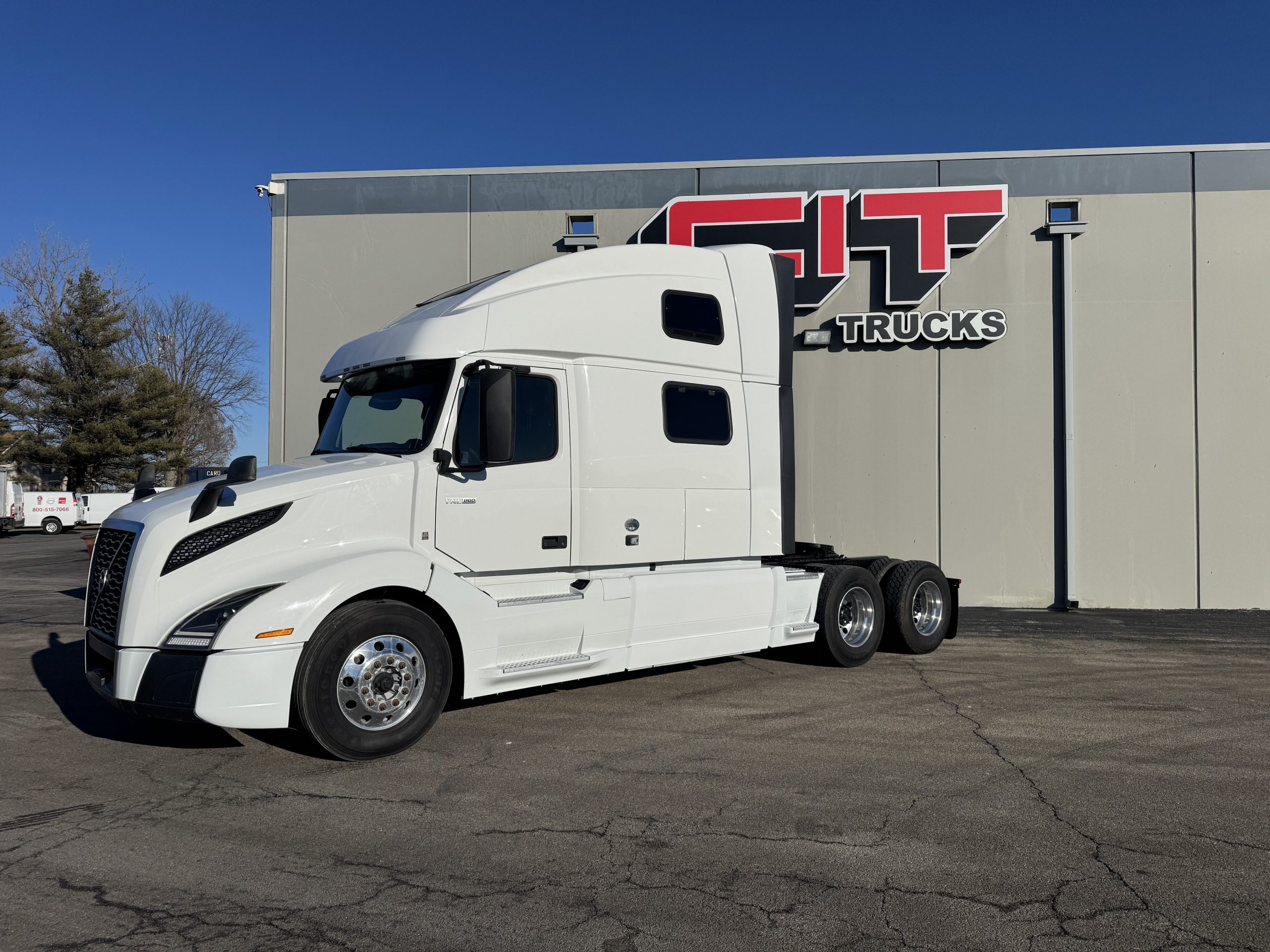 2022 VOLVO VNL860 - image 1 of 6