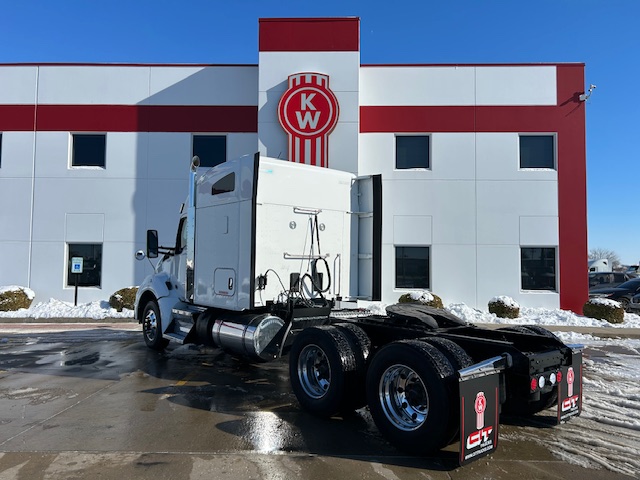 2022 KENWORTH T880 - image 5 of 6