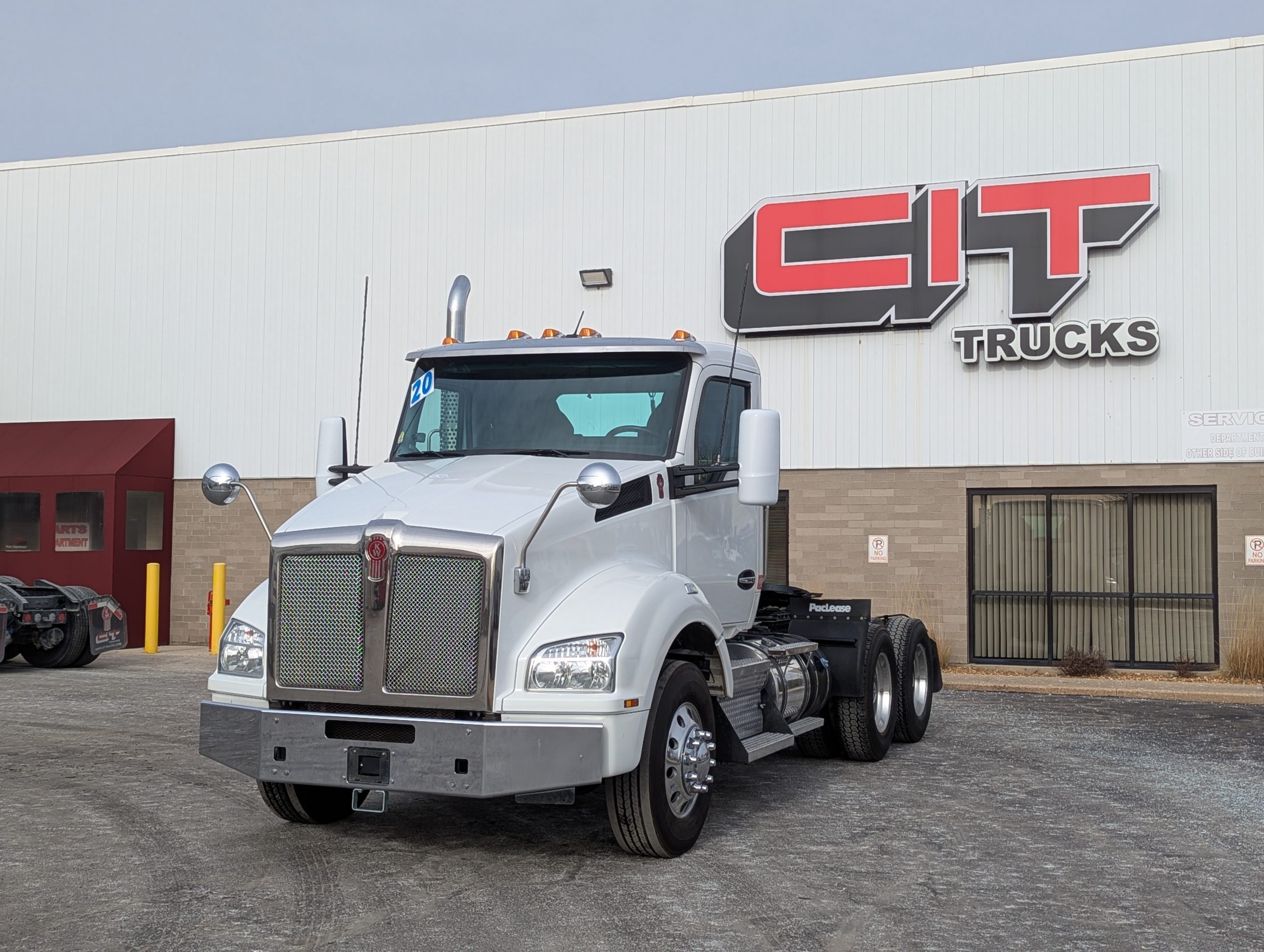 2020 KENWORTH T880 - image 1 of 6