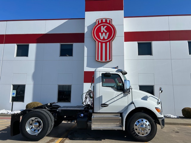 2026 KENWORTH T380 - image 3 of 6