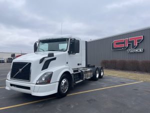 2015 Volvo VNL300