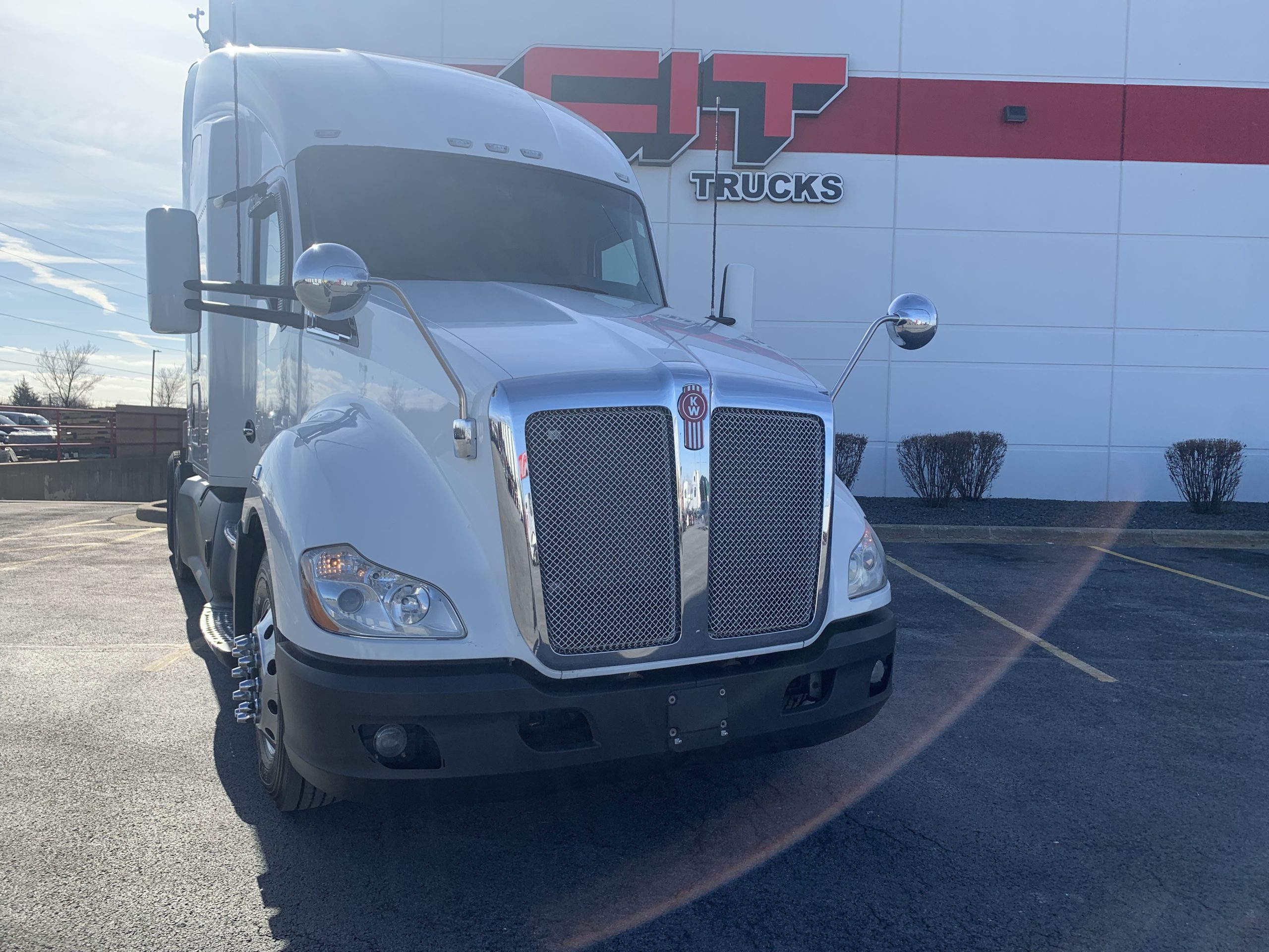 2019 KENWORTH T680 - image 3 of 6