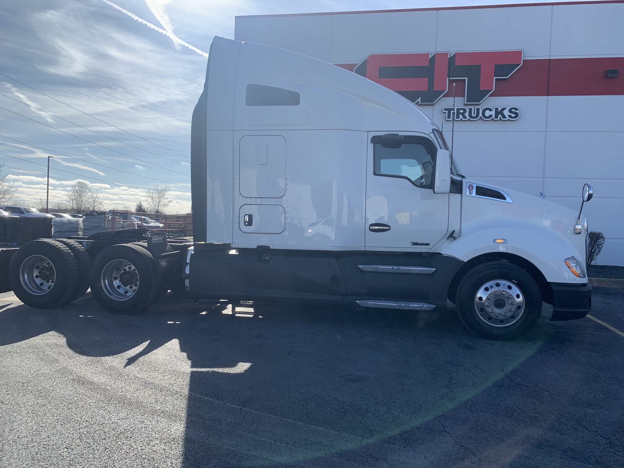 2019 KENWORTH T680 - image 4 of 6