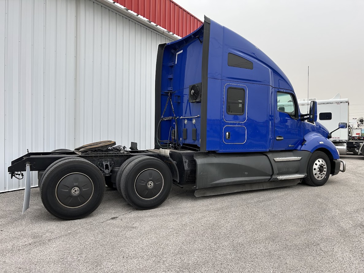 2021 KENWORTH T680 - image 4 of 6