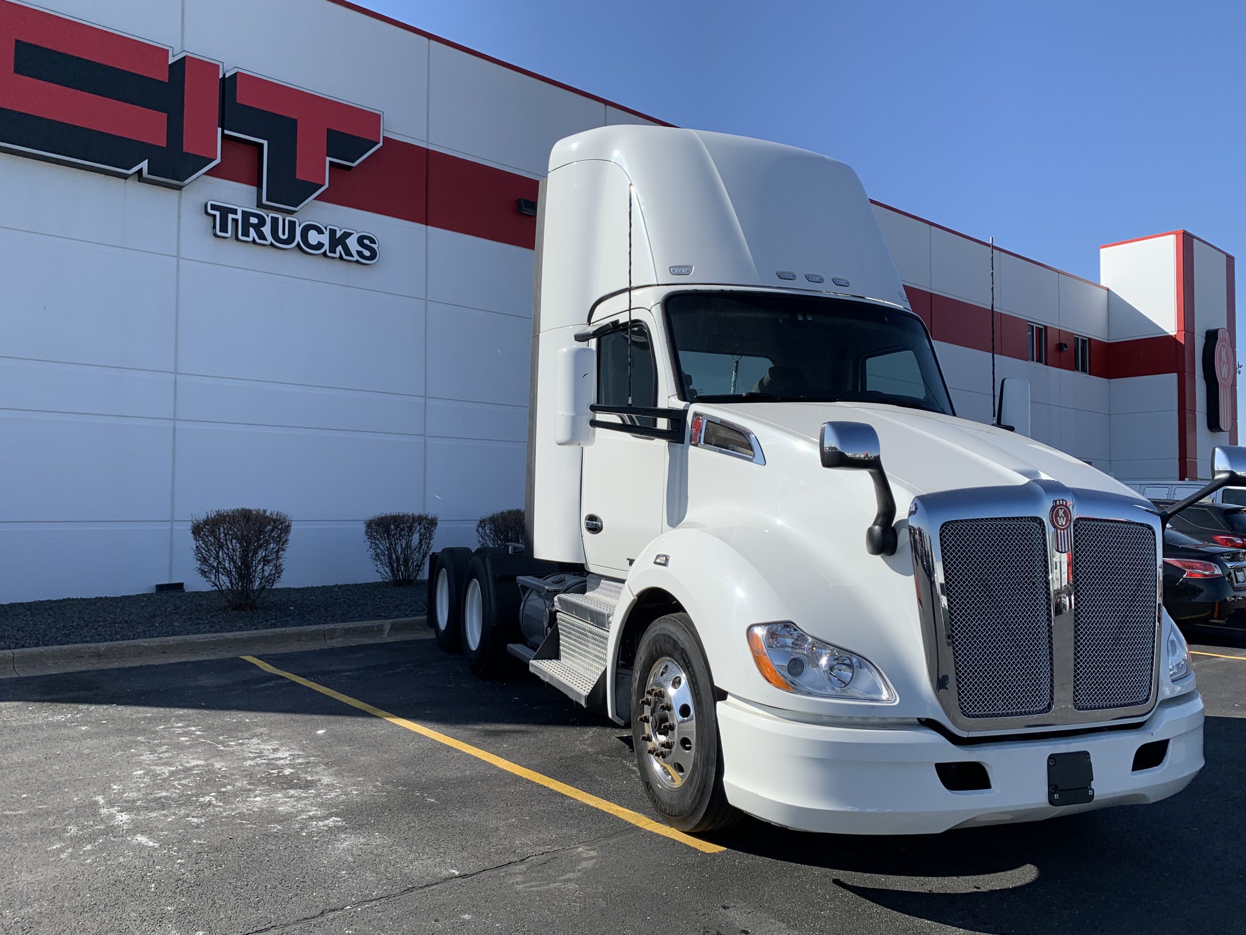 2021 KENWORTH T680 - image 3 of 6