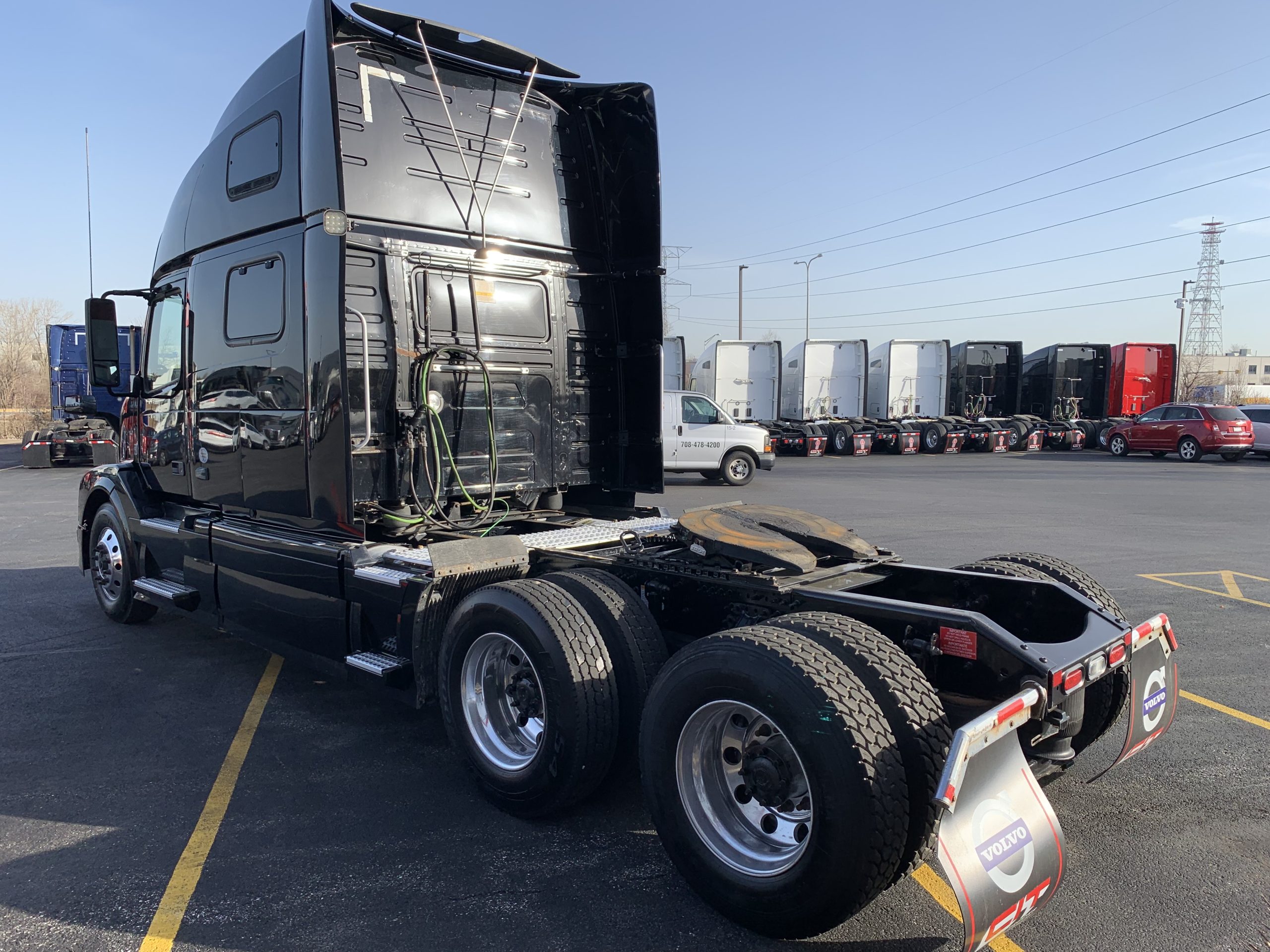 2018 VOLVO VNL780 - image 4 of 6