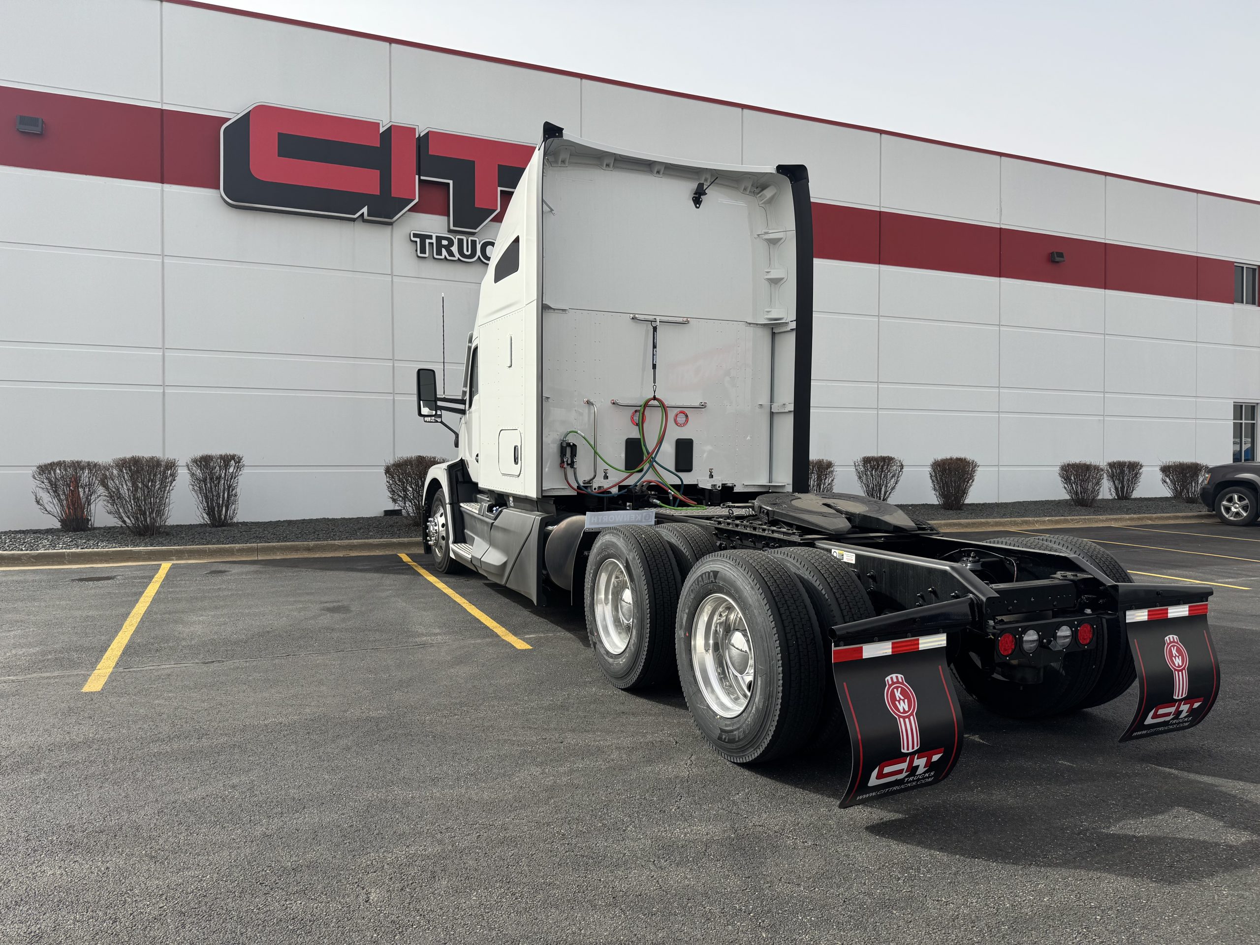 2026 KENWORTH T680 - image 3 of 6