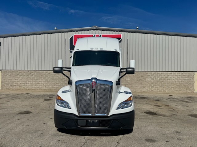 2026 KENWORTH T680 - image 4 of 6