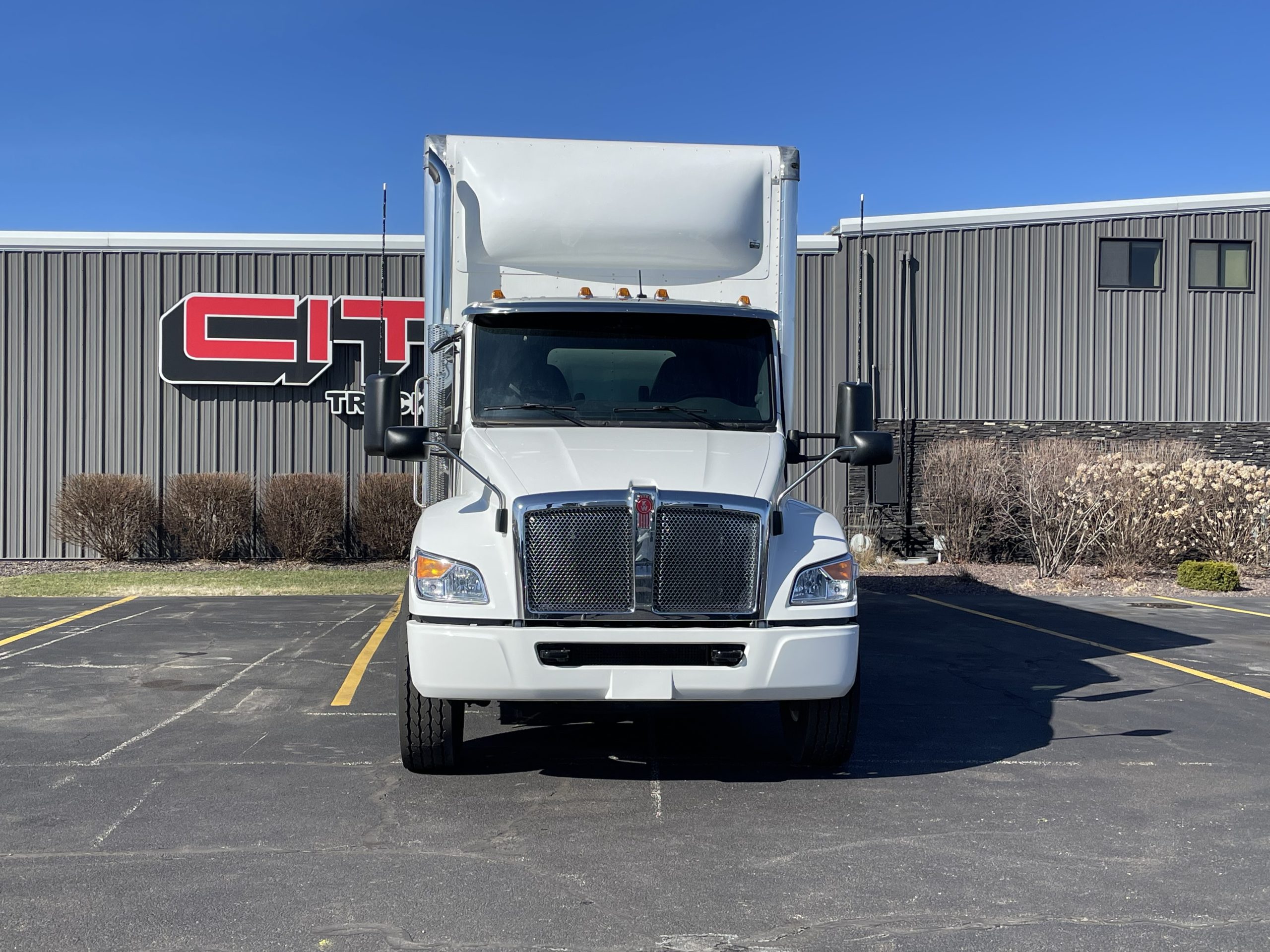 2025 KENWORTH T480 - image 2 of 6