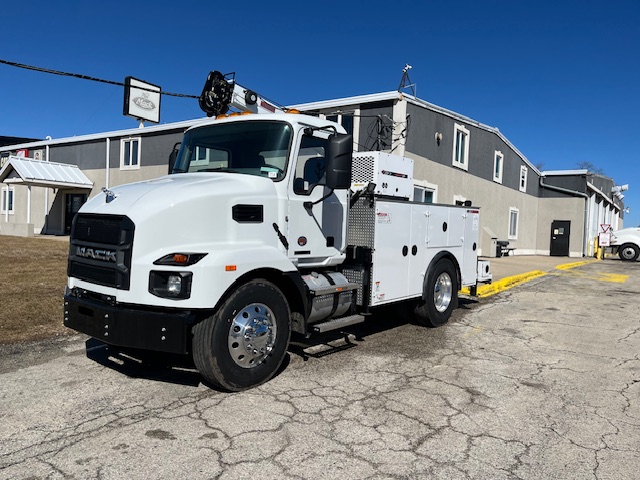 2025 MACK MD7 - image 1 of 6