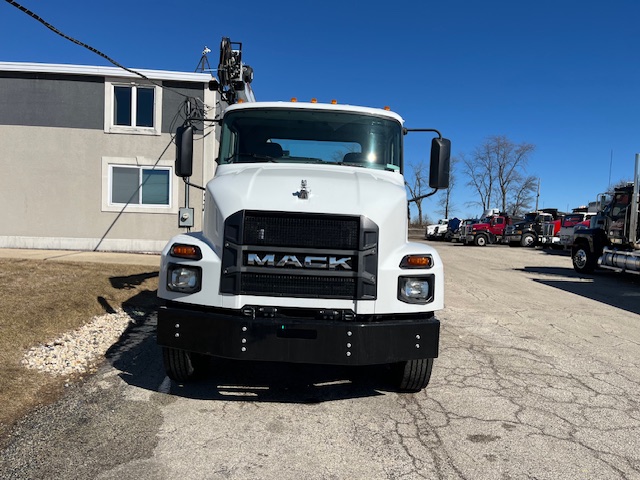 2025 MACK MD7 - image 4 of 6