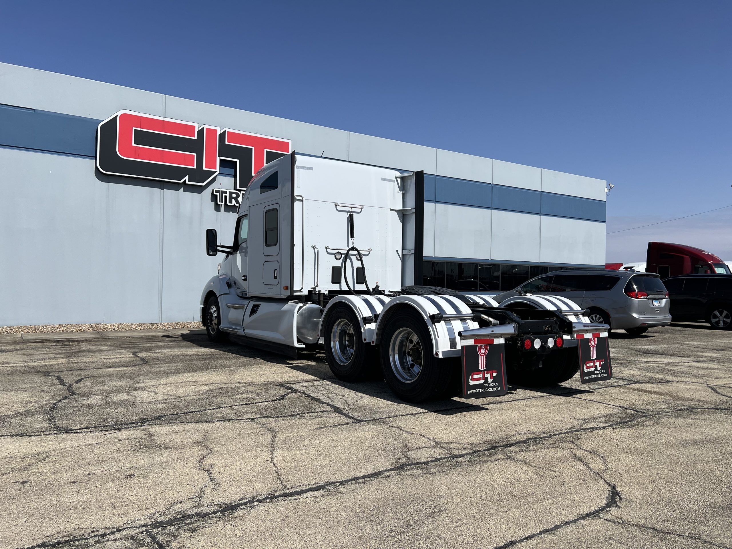 2021 KENWORTH T680 - image 3 of 6