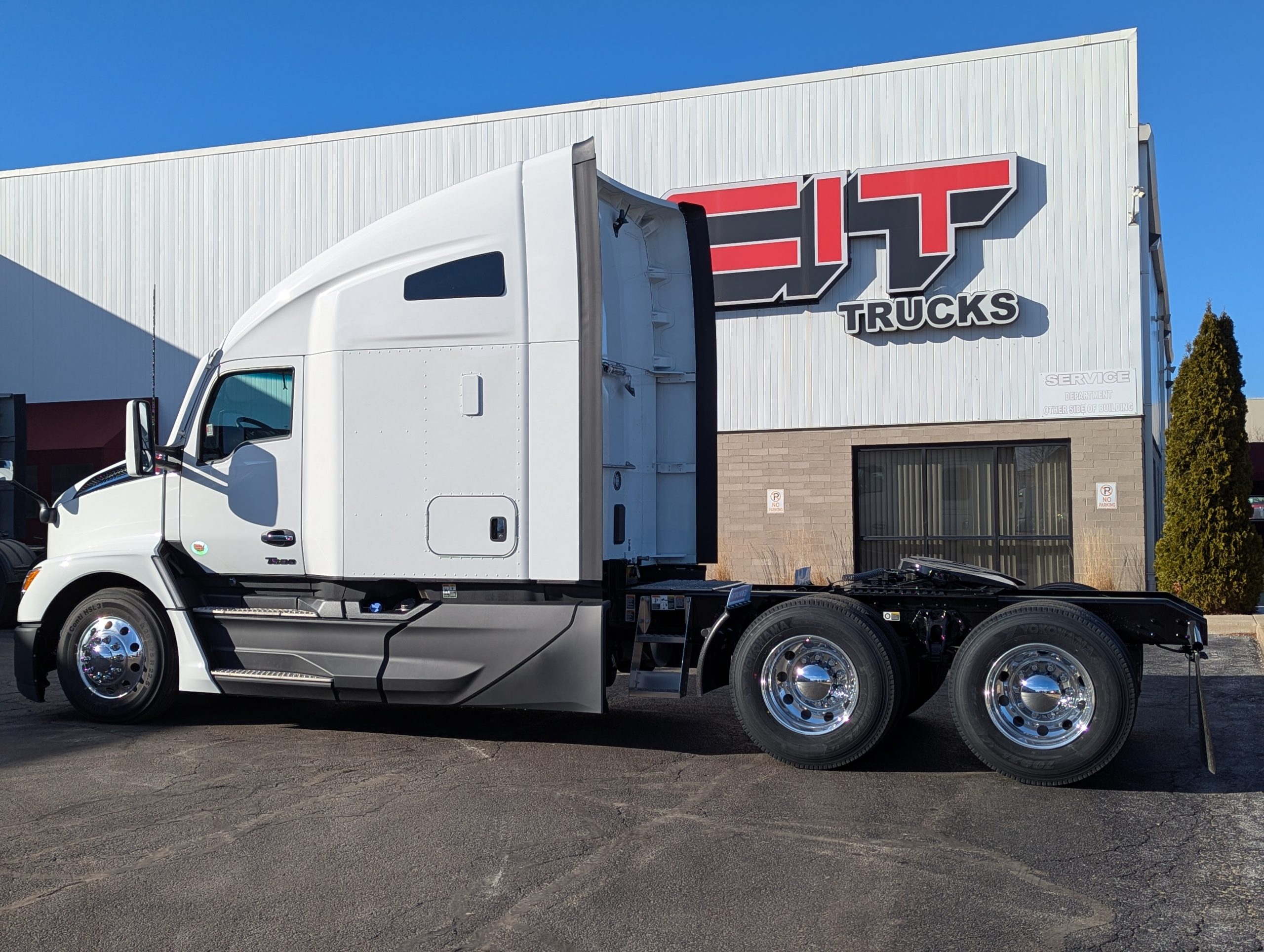 2026 KENWORTH T680 - image 3 of 6