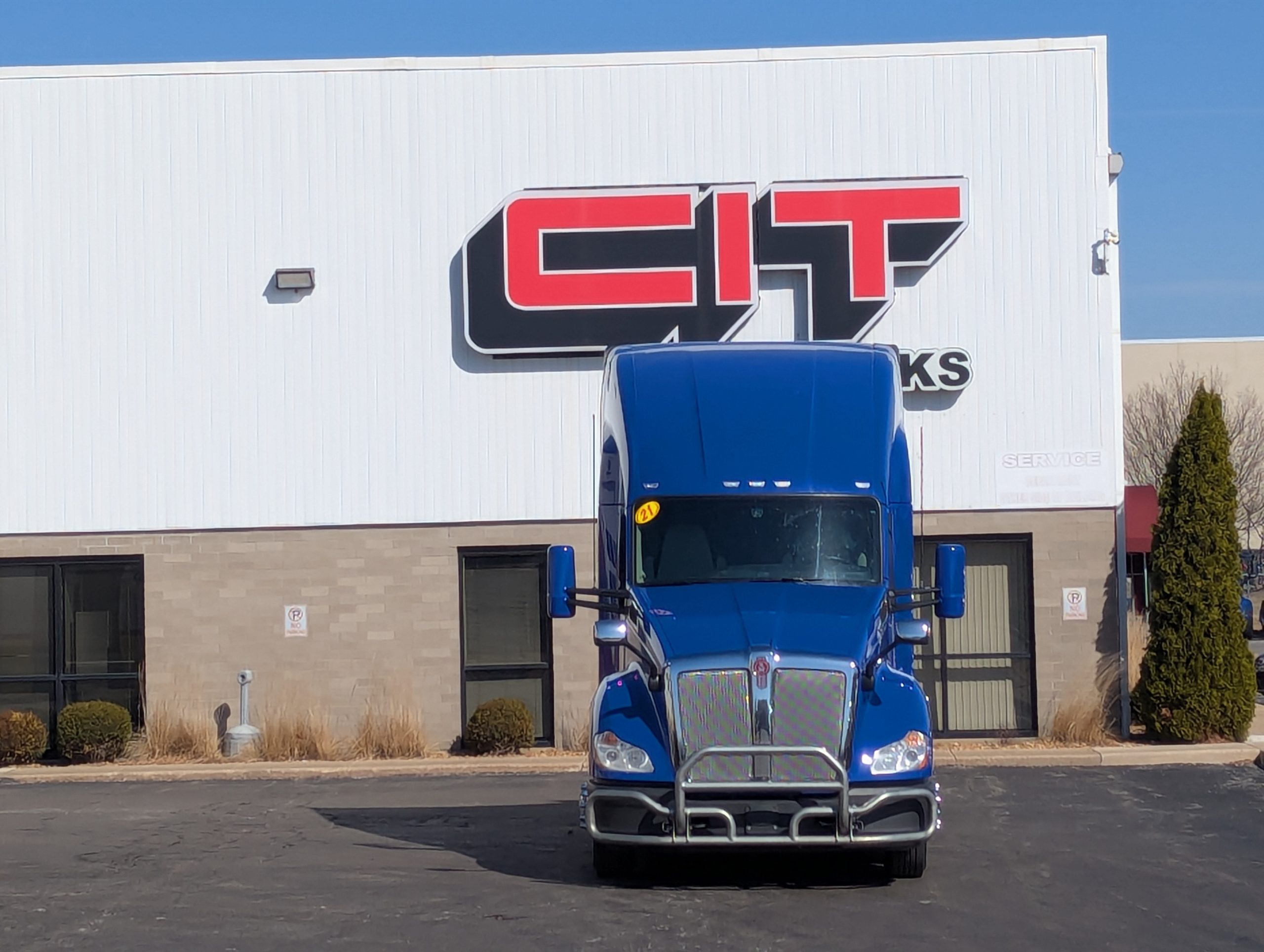 2021 KENWORTH T680 - image 2 of 6