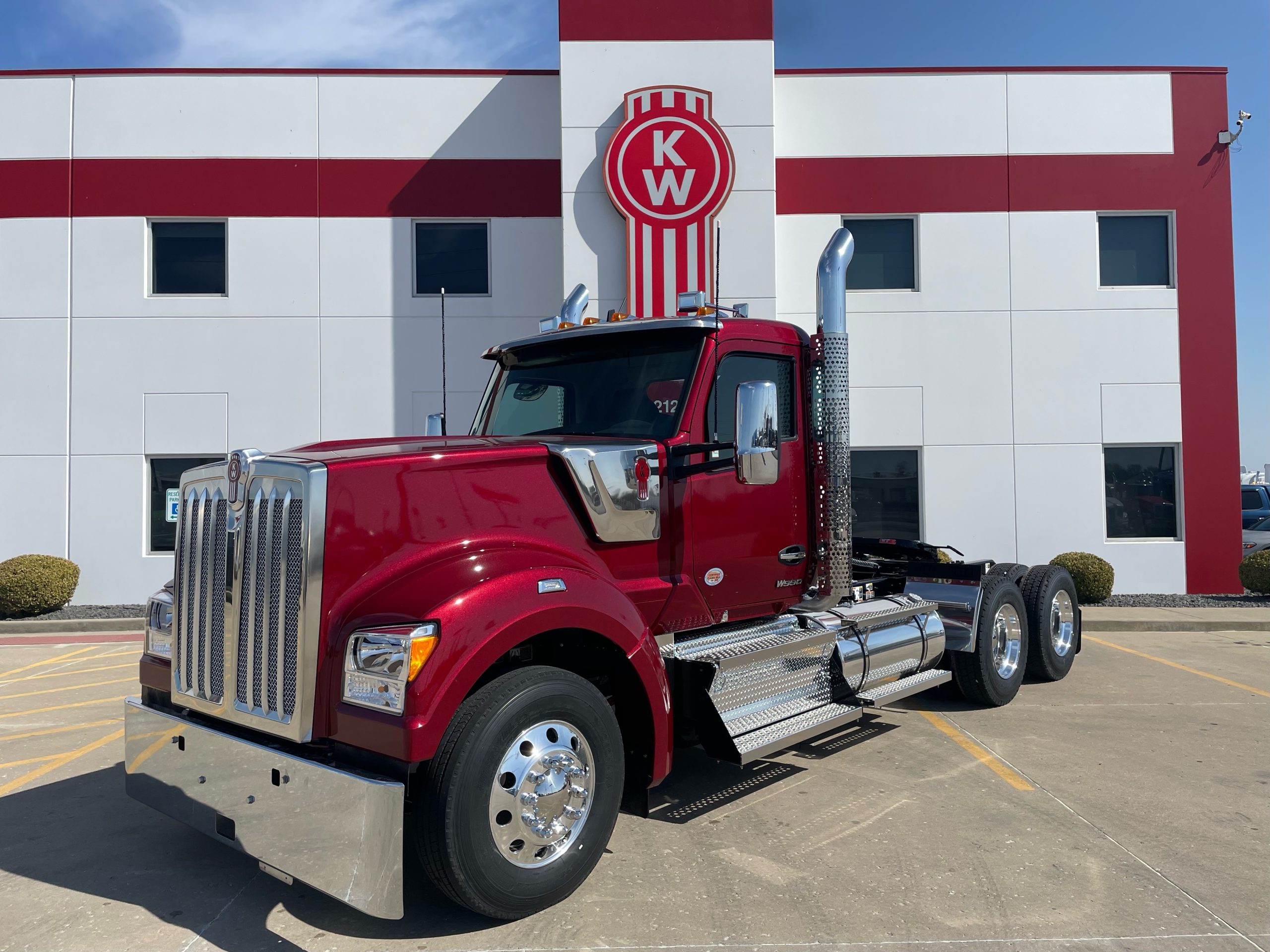 2026 KENWORTH W990 - image 1 of 6