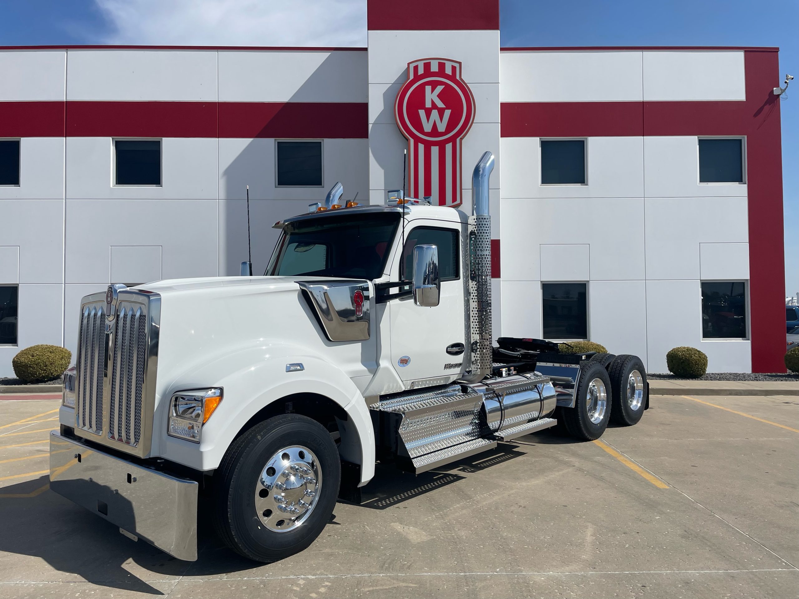 2026 KENWORTH W990 - image 1 of 6