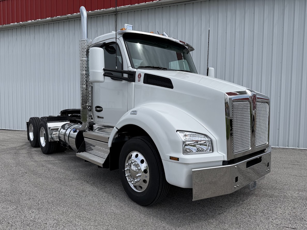 2026 KENWORTH T880 - image 2 of 6