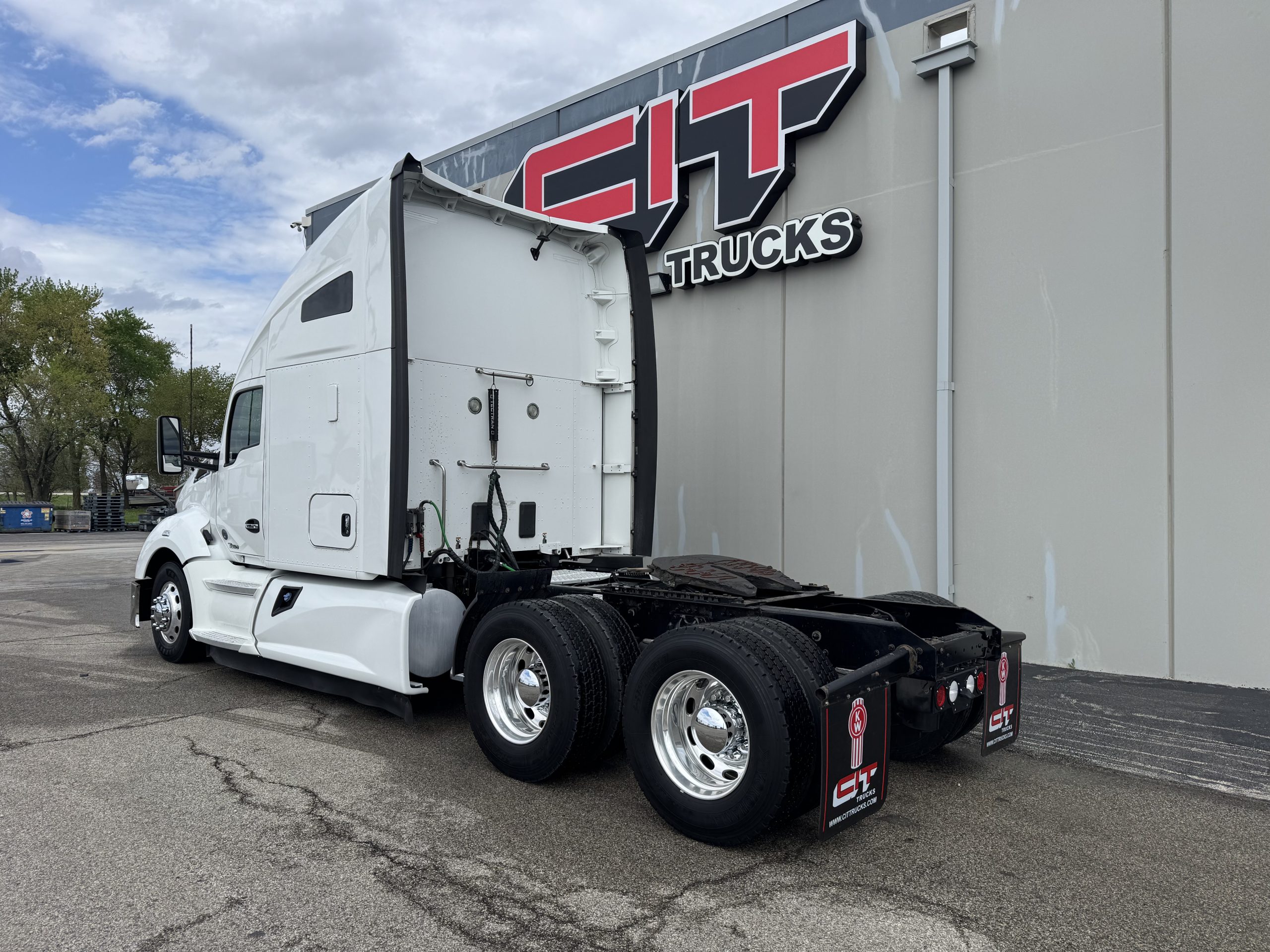 2019 KENWORTH T680 - image 4 of 6