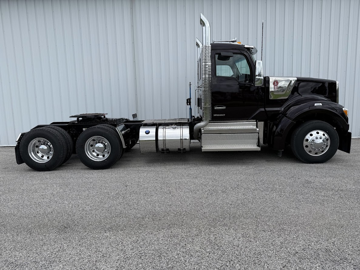 2026 KENWORTH W990 - image 3 of 6