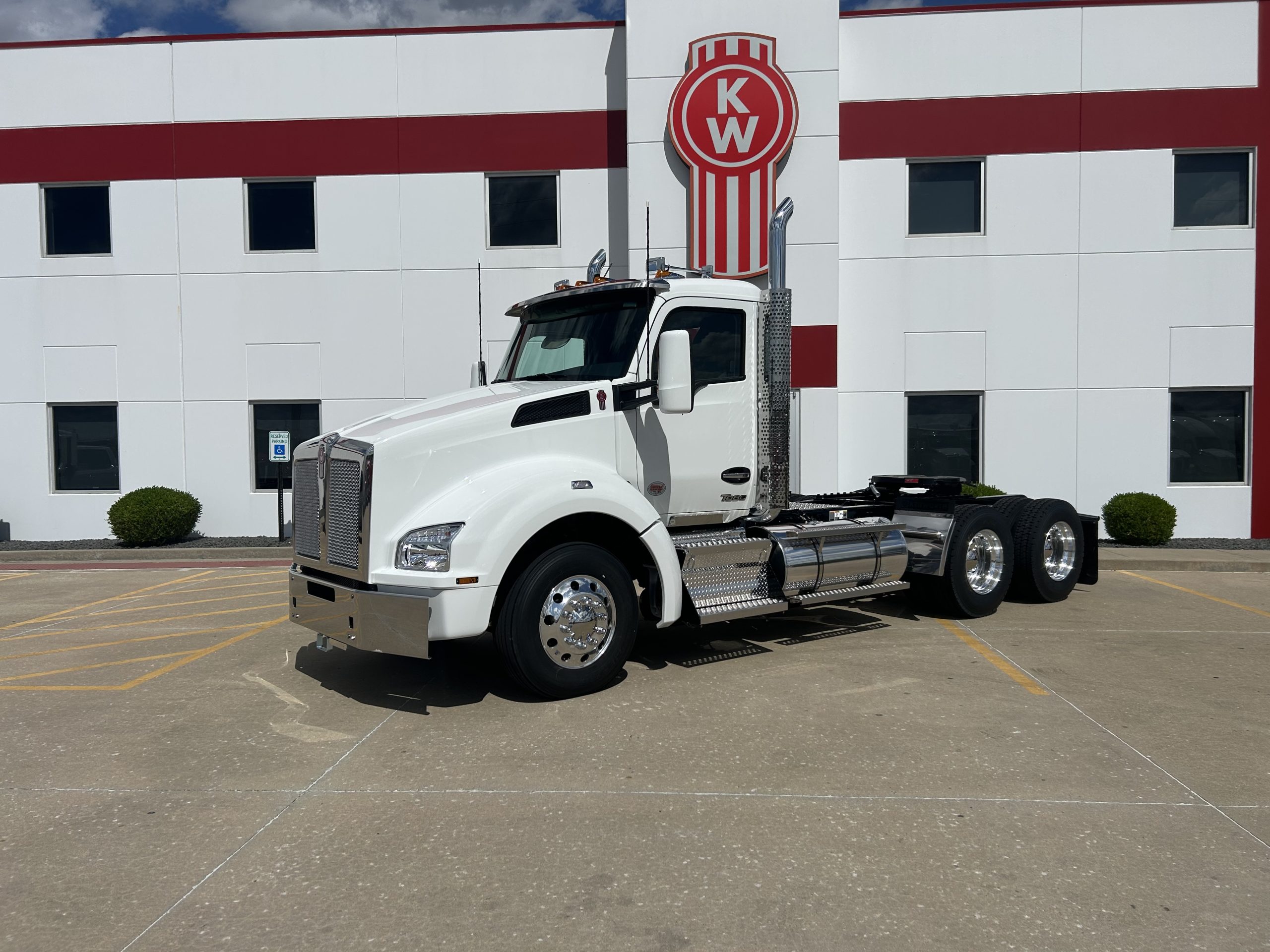 2026 KENWORTH T880 - image 1 of 6