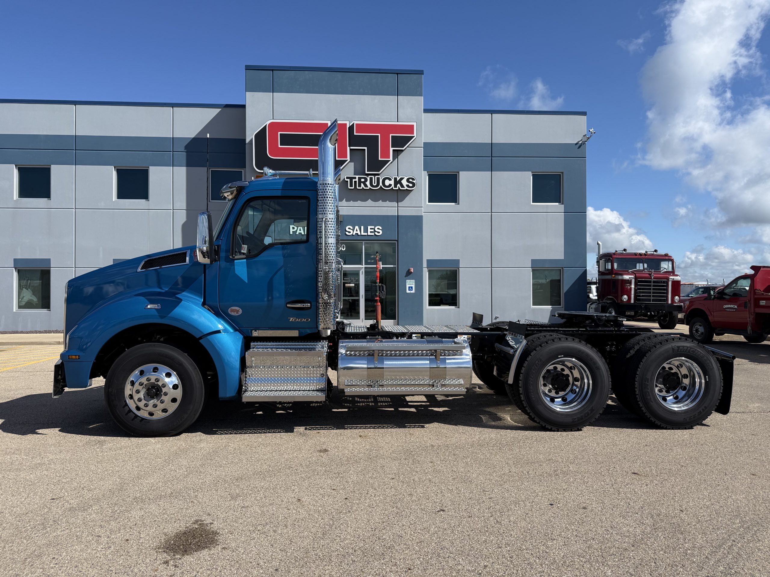2026 KENWORTH T880 - image 4 of 6
