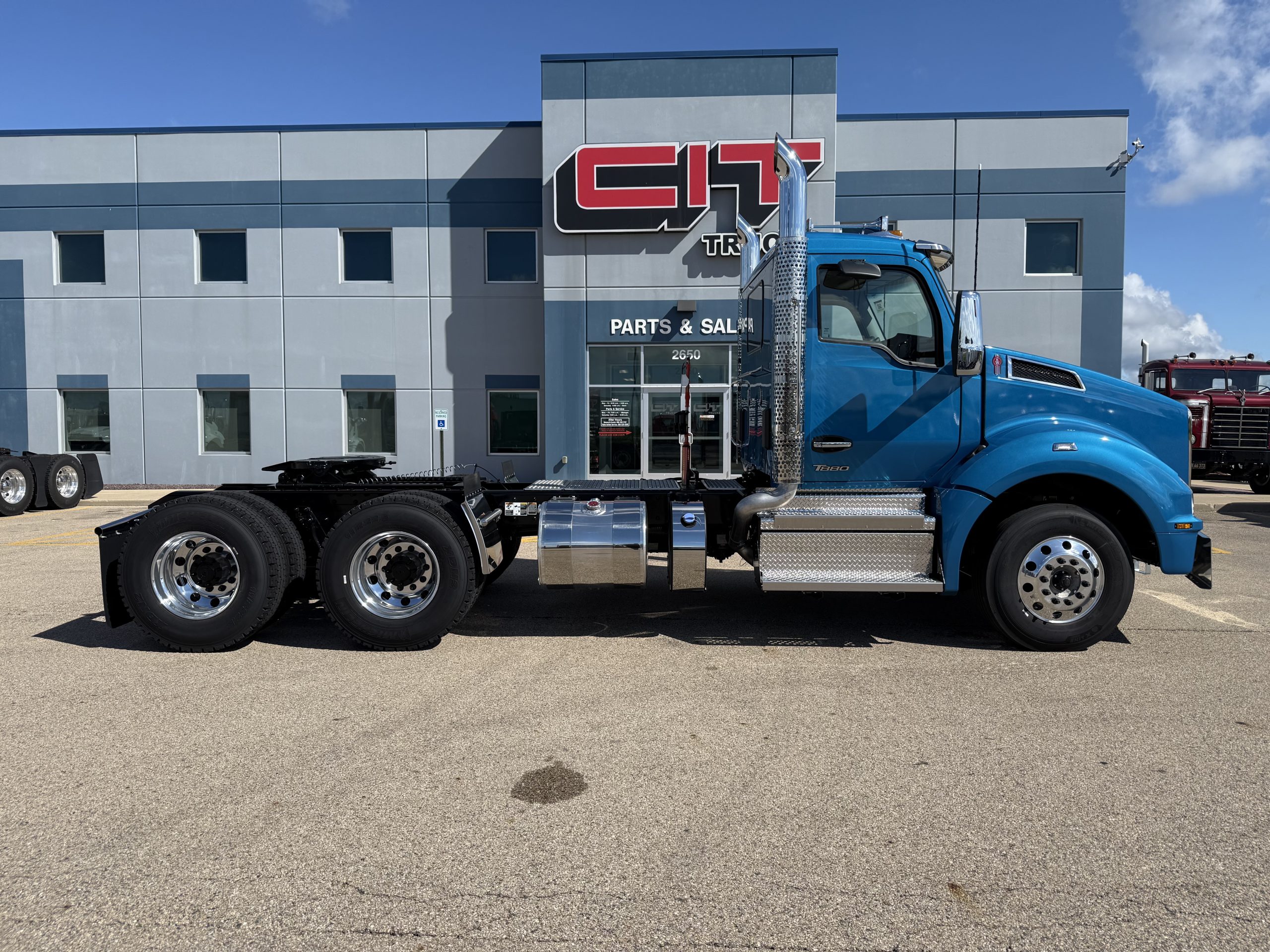 2026 KENWORTH T880 - image 5 of 6