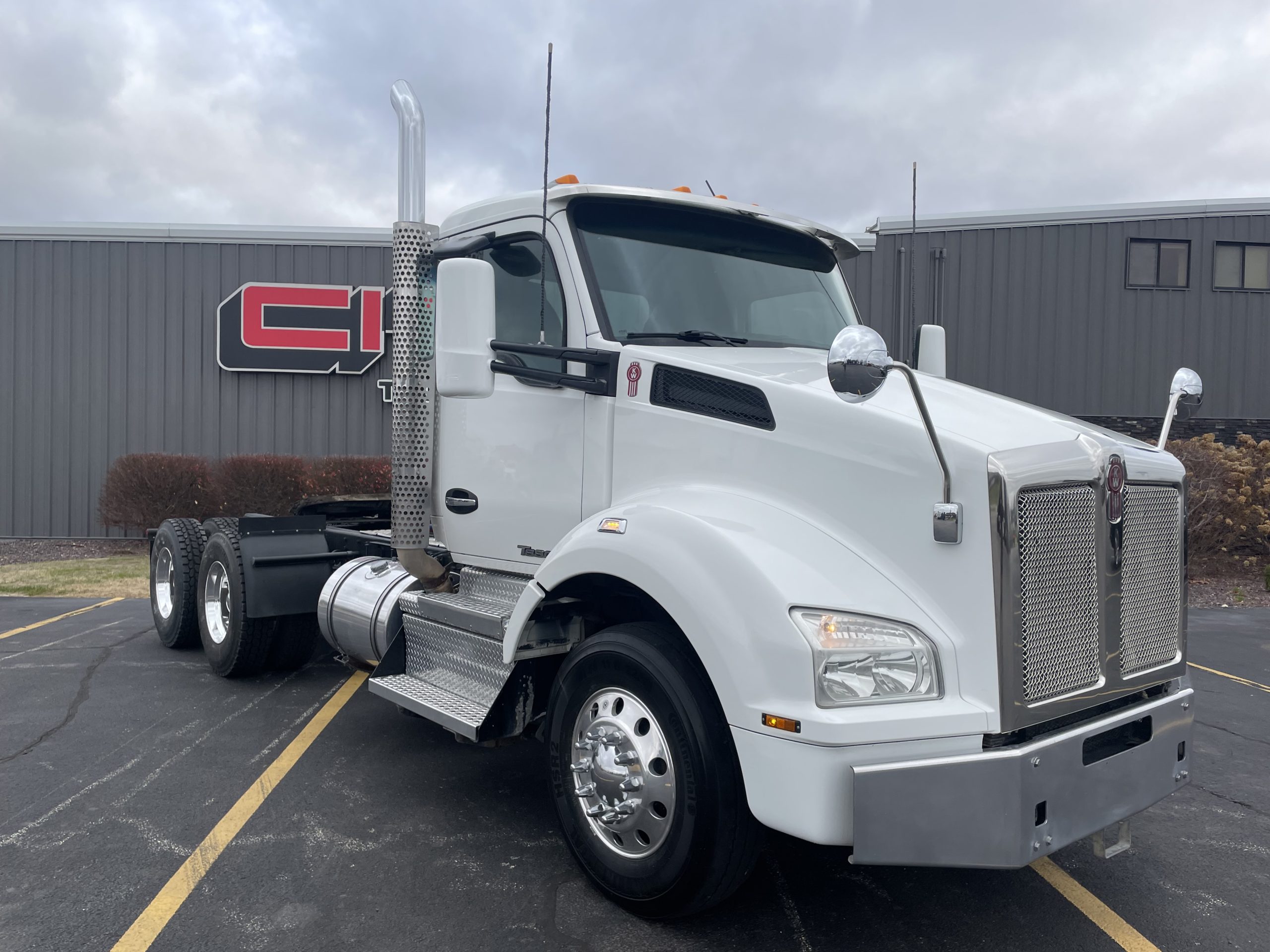 2020 KENWORTH T880 - image 3 of 6