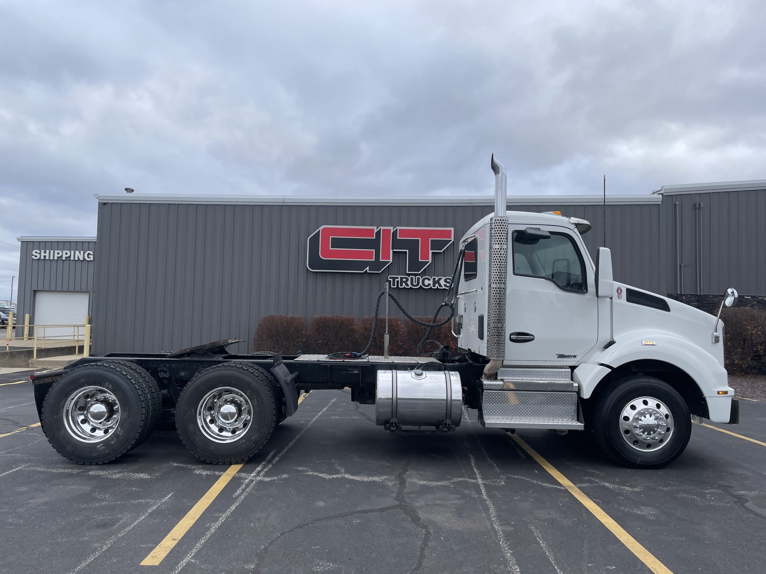 2020 KENWORTH T880 - image 4 of 6