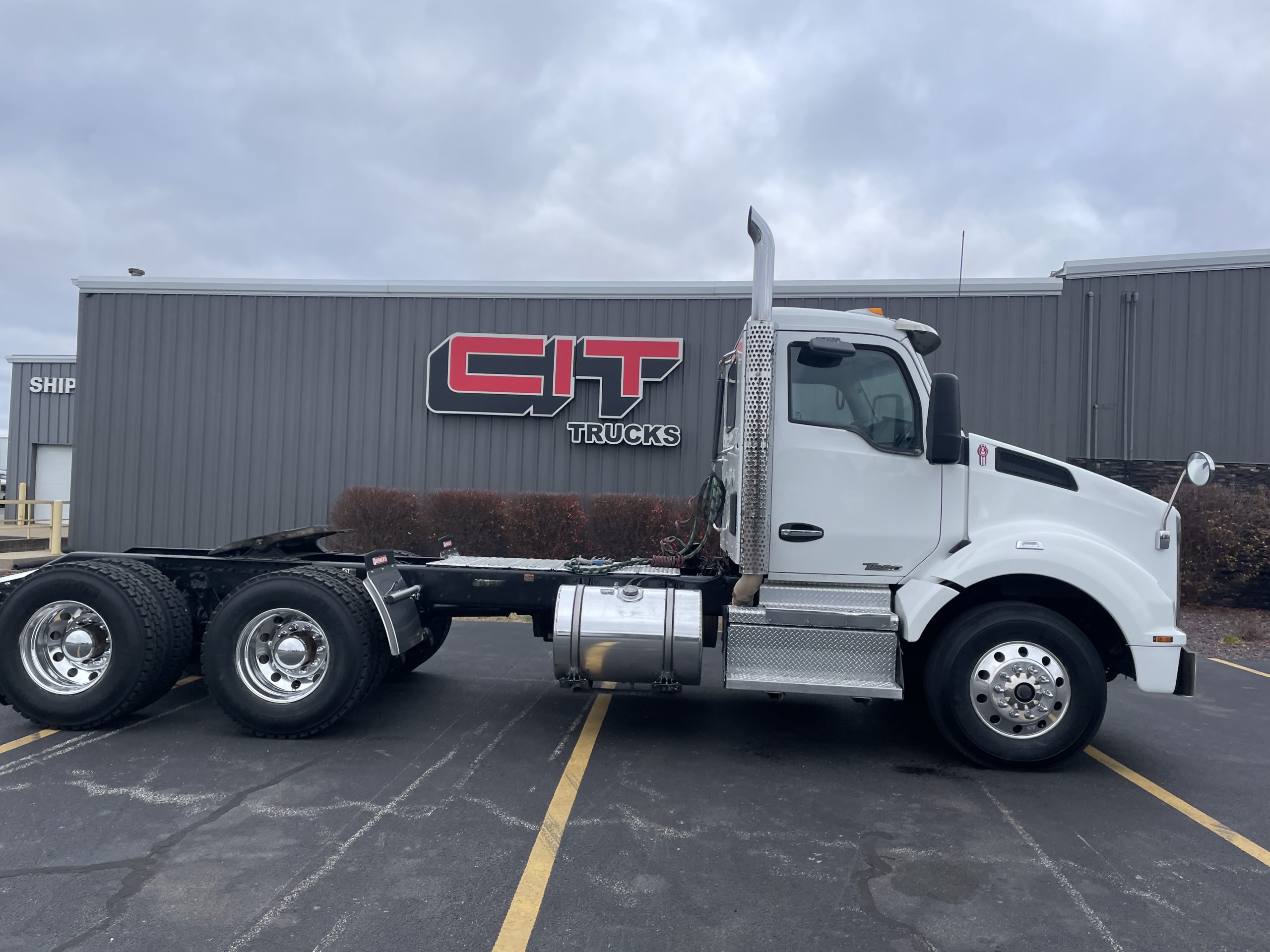 2020 KENWORTH T880 - image 4 of 6
