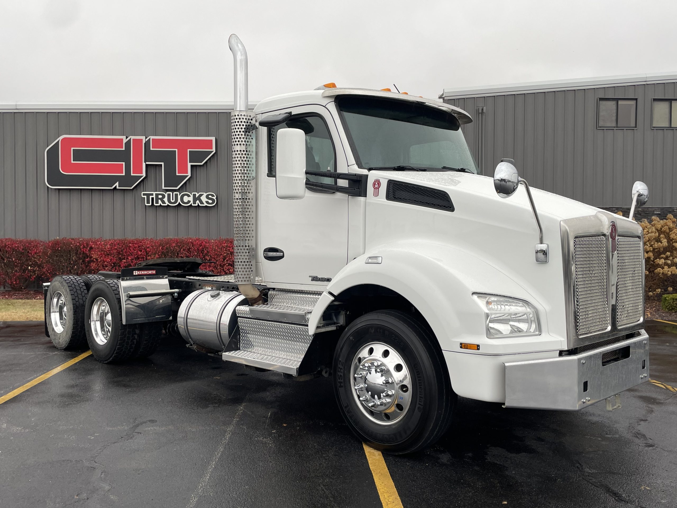 2020 KENWORTH T880 - image 2 of 6