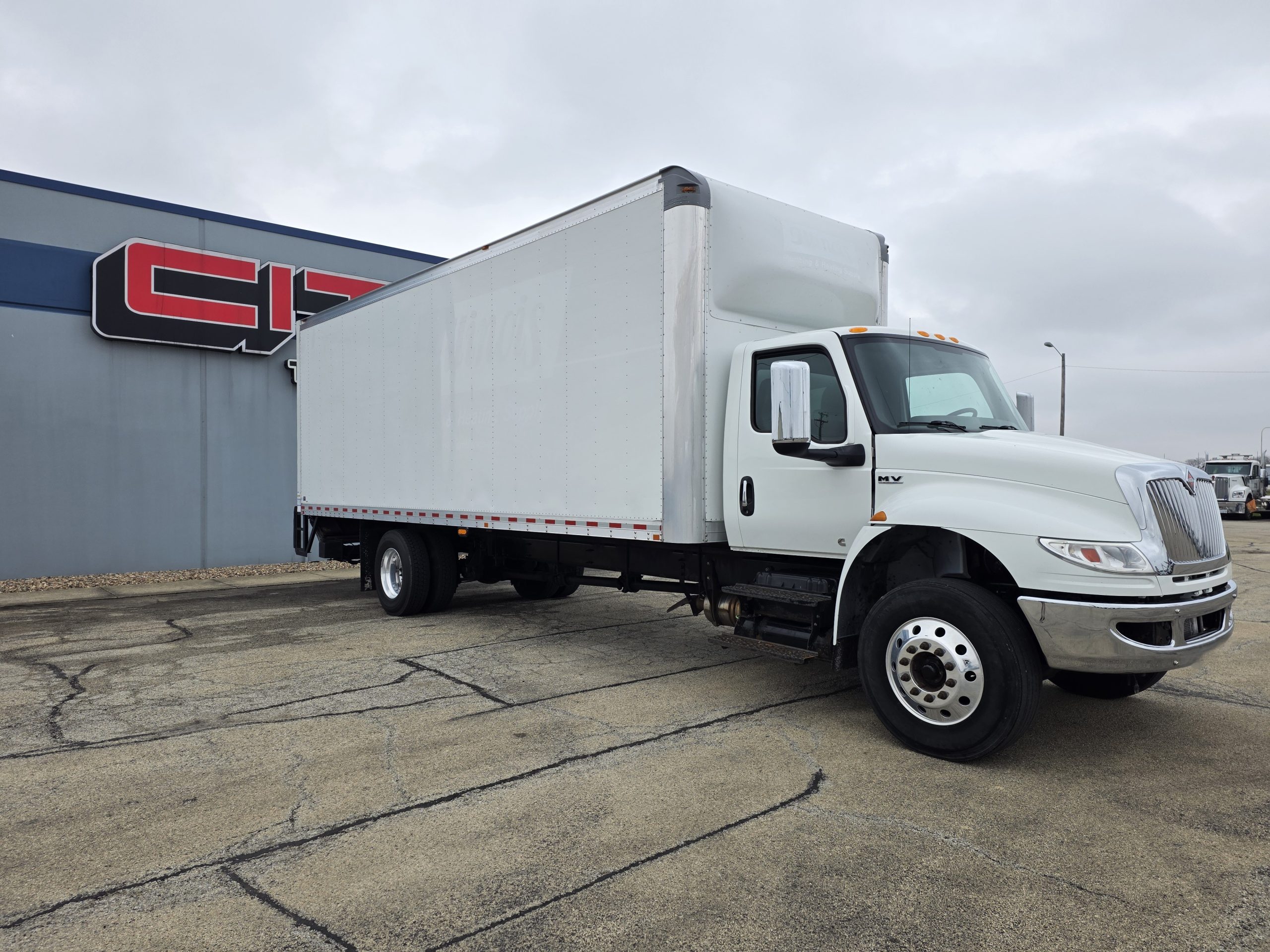 2020 INTERNATIONAL MV607 - image 3 of 6