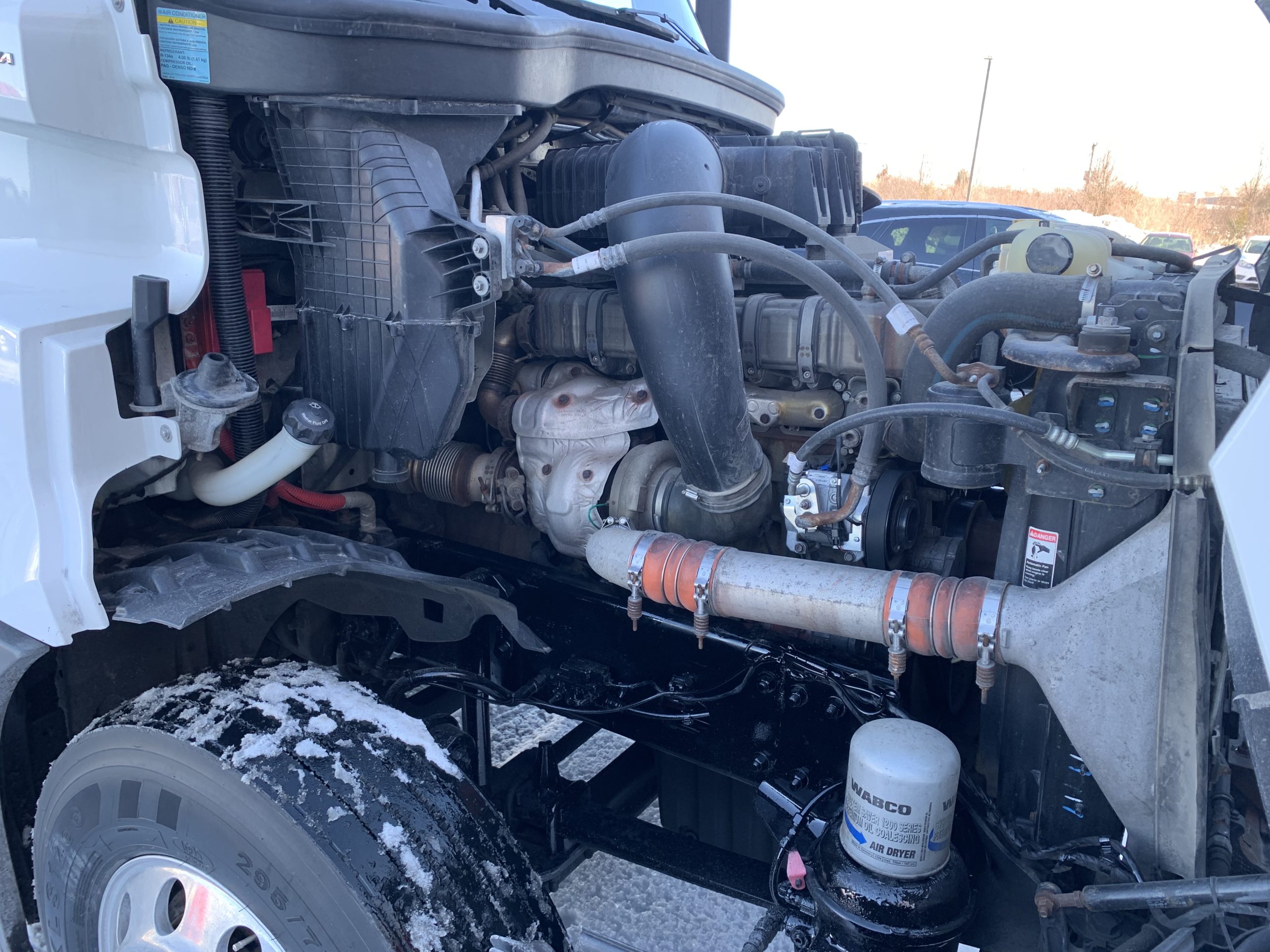 2019 FREIGHTLINER CASCADIA - image 5 of 6