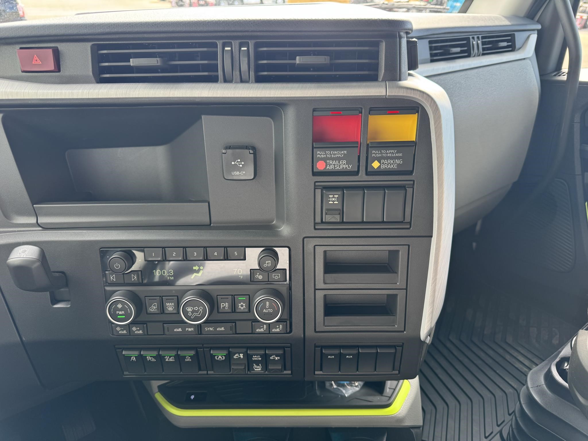 2026 VOLVO VNL64T860 10016587870 2026 VOLVO VNL64T860 10016587870