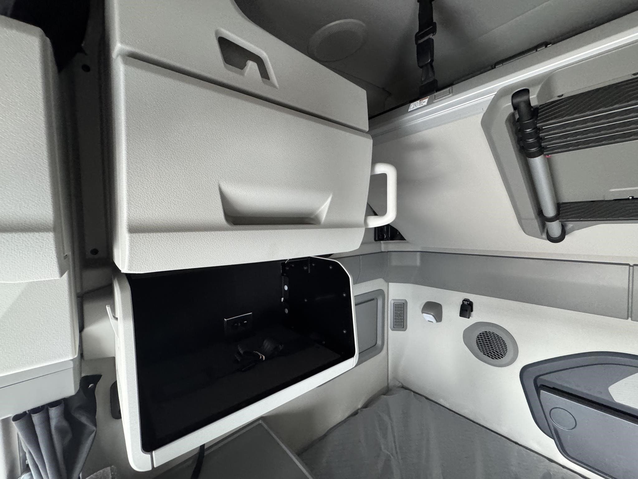 2026 VOLVO VNL64T860 10016588125 2026 VOLVO VNL64T860 10016588125