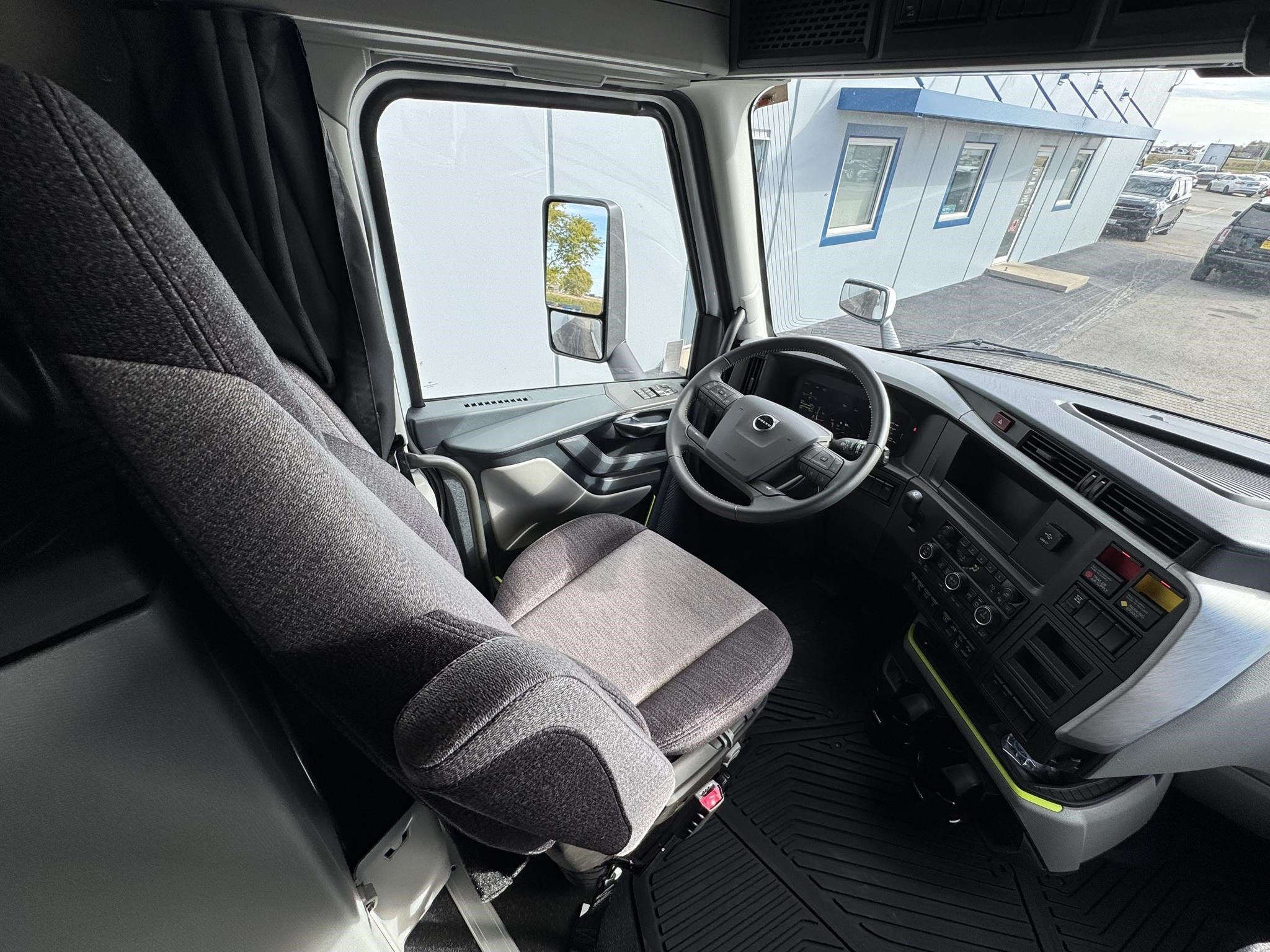 2026 VOLVO VNL64T860 10016588132 2026 VOLVO VNL64T860 10016588132