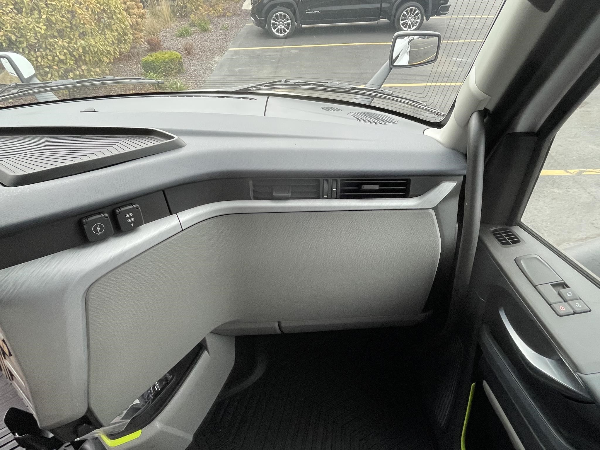 2026 VOLVO VNL64T860 10017173147 2026 VOLVO VNL64T860 10017173147