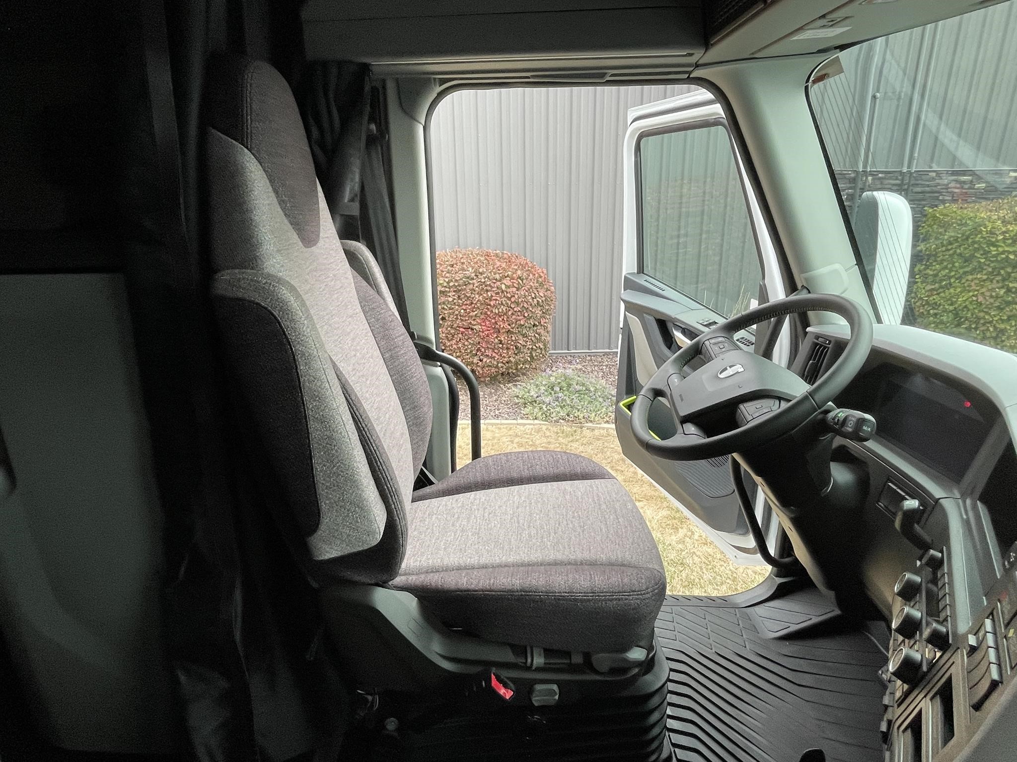 2026 VOLVO VNL64T860 10017173156 2026 VOLVO VNL64T860 10017173156